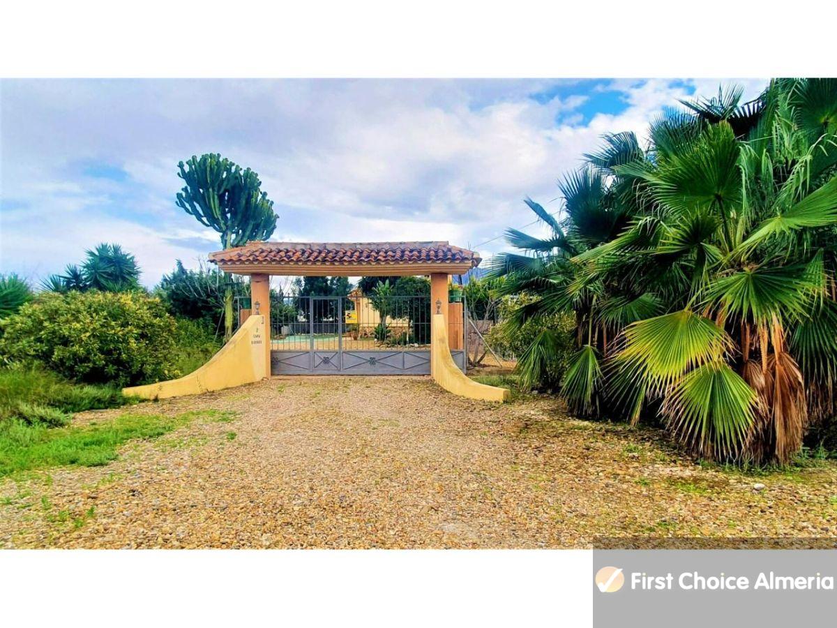 For sale of chalet in Los Gallardos