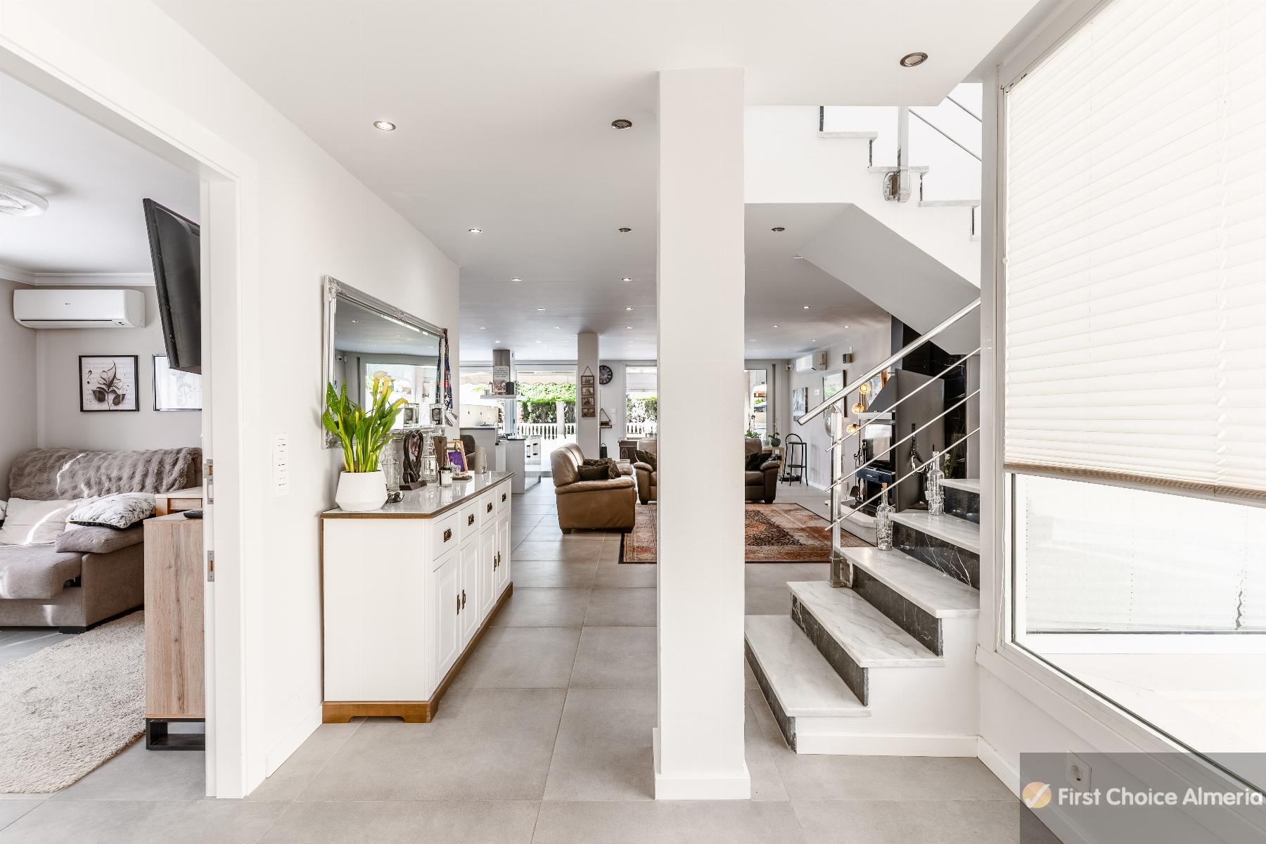 Venta de villa en Garrucha