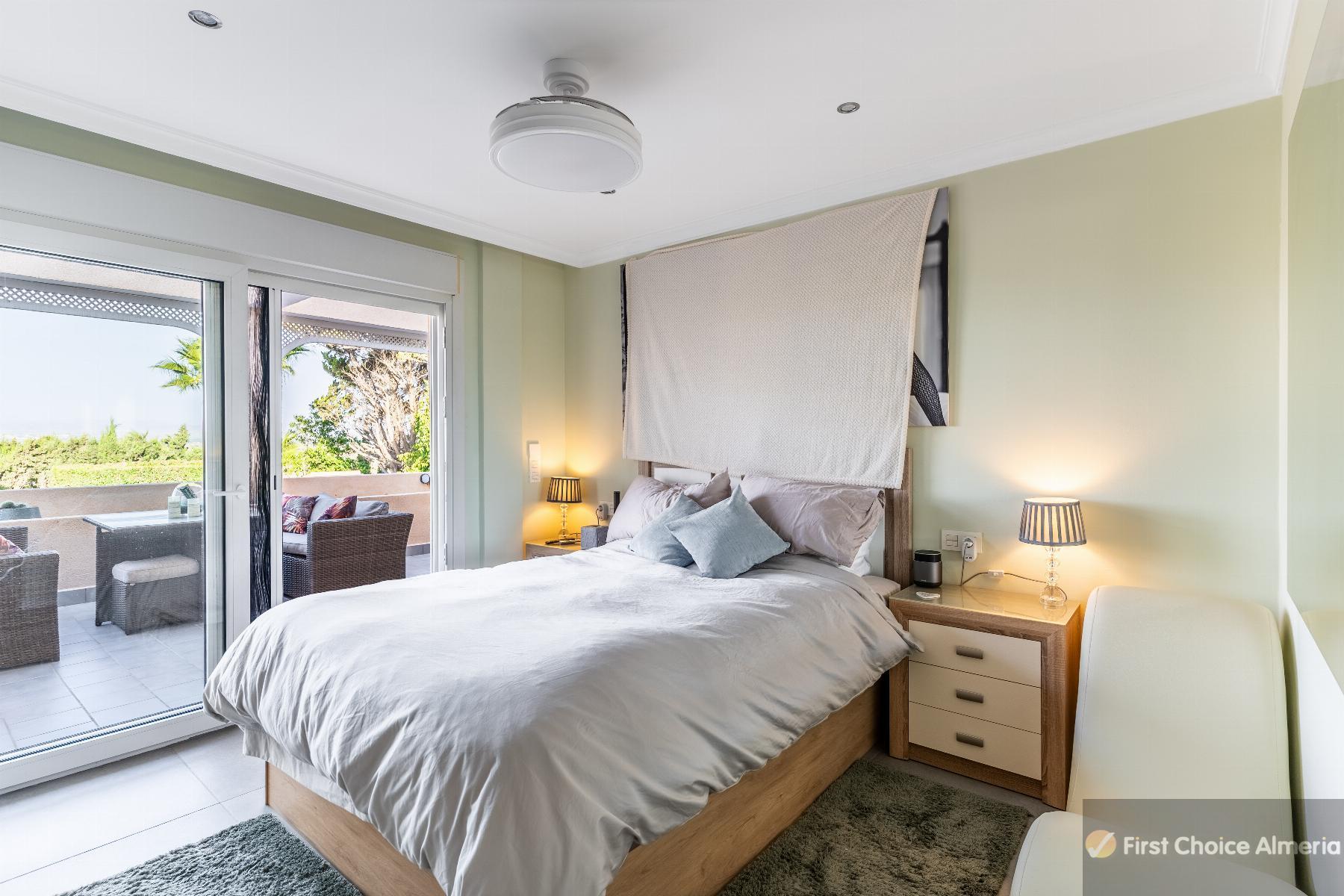 Venta de villa en Garrucha