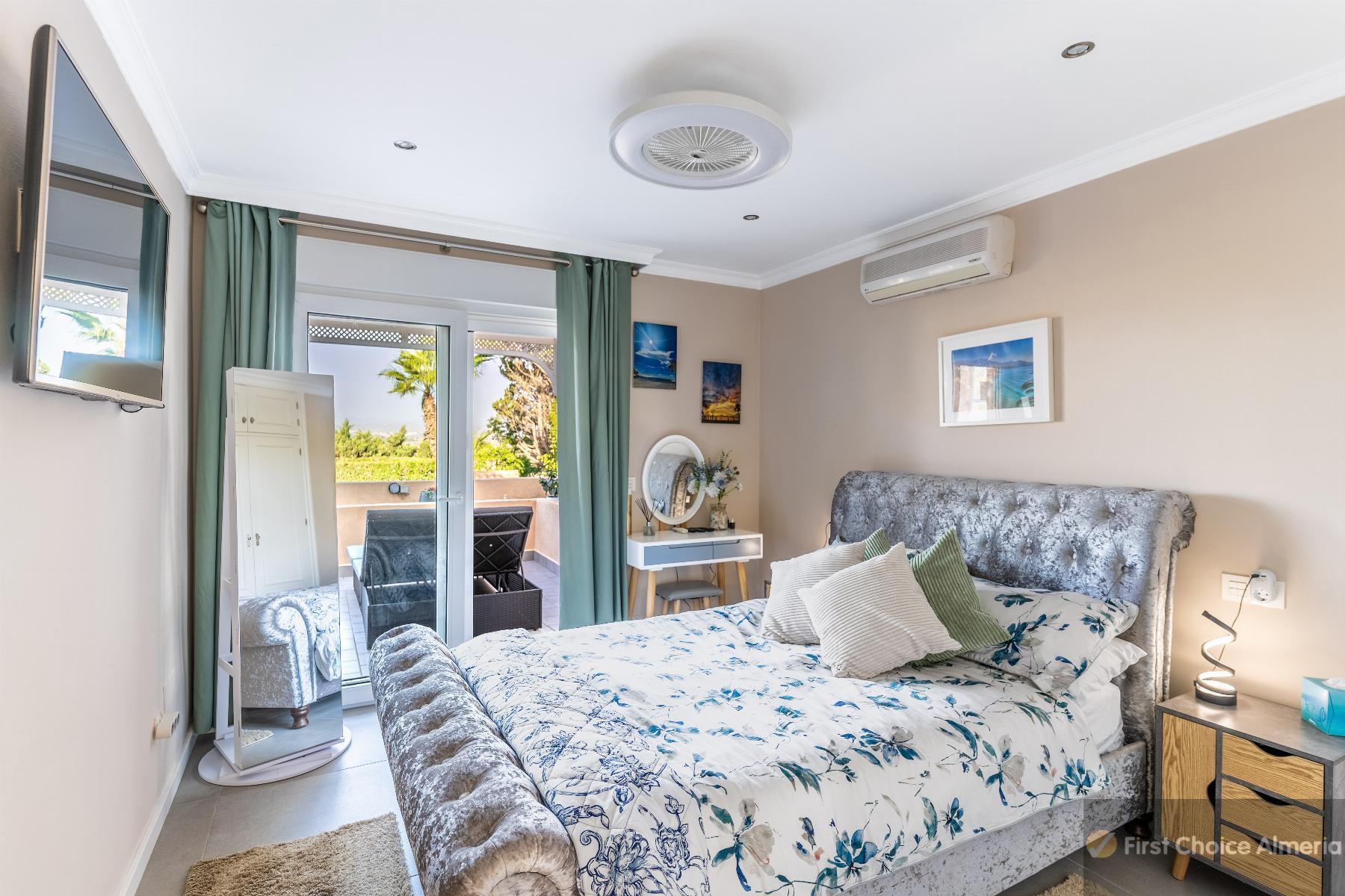 Venta de villa en Garrucha