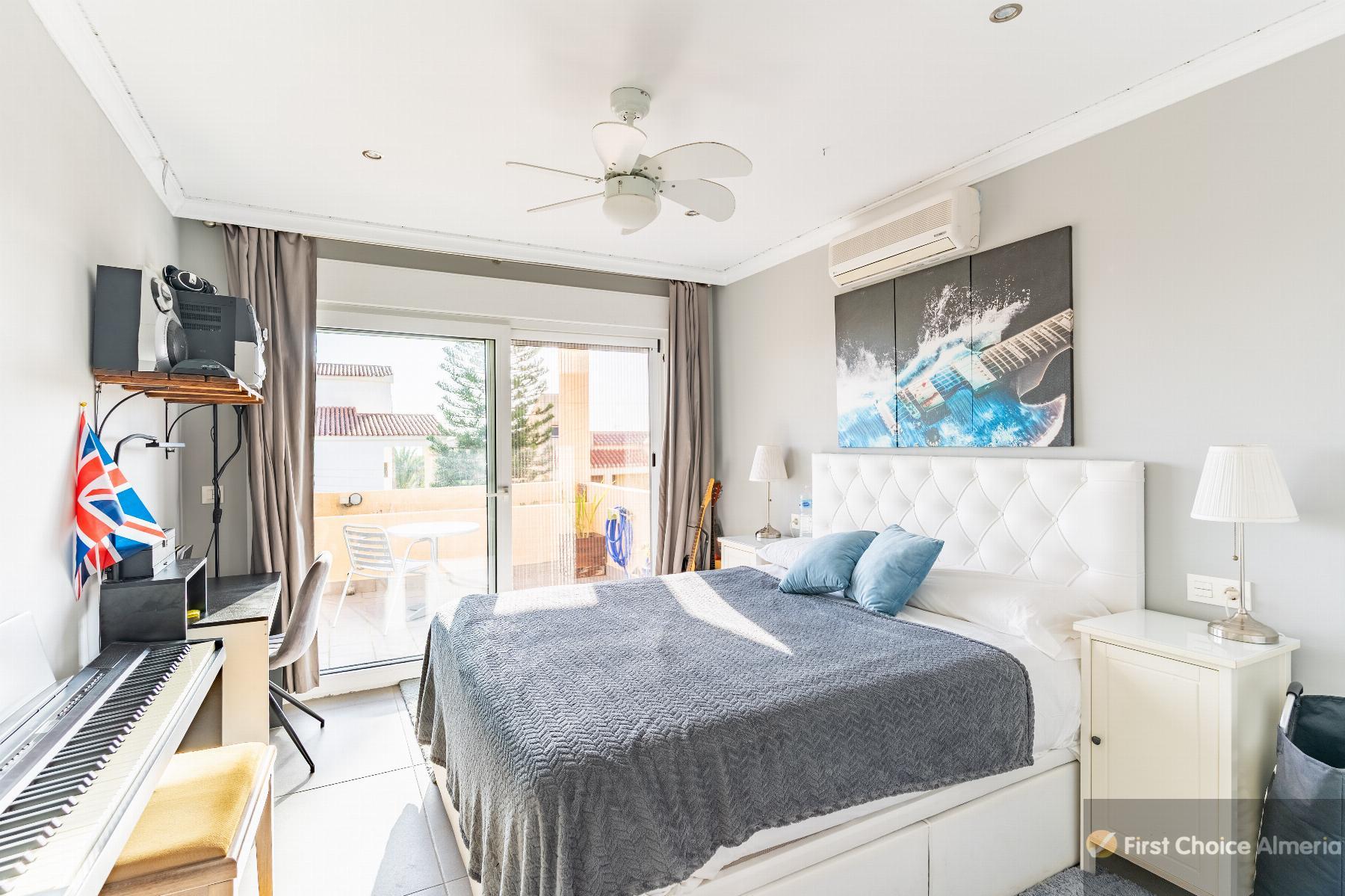 Venta de villa en Garrucha