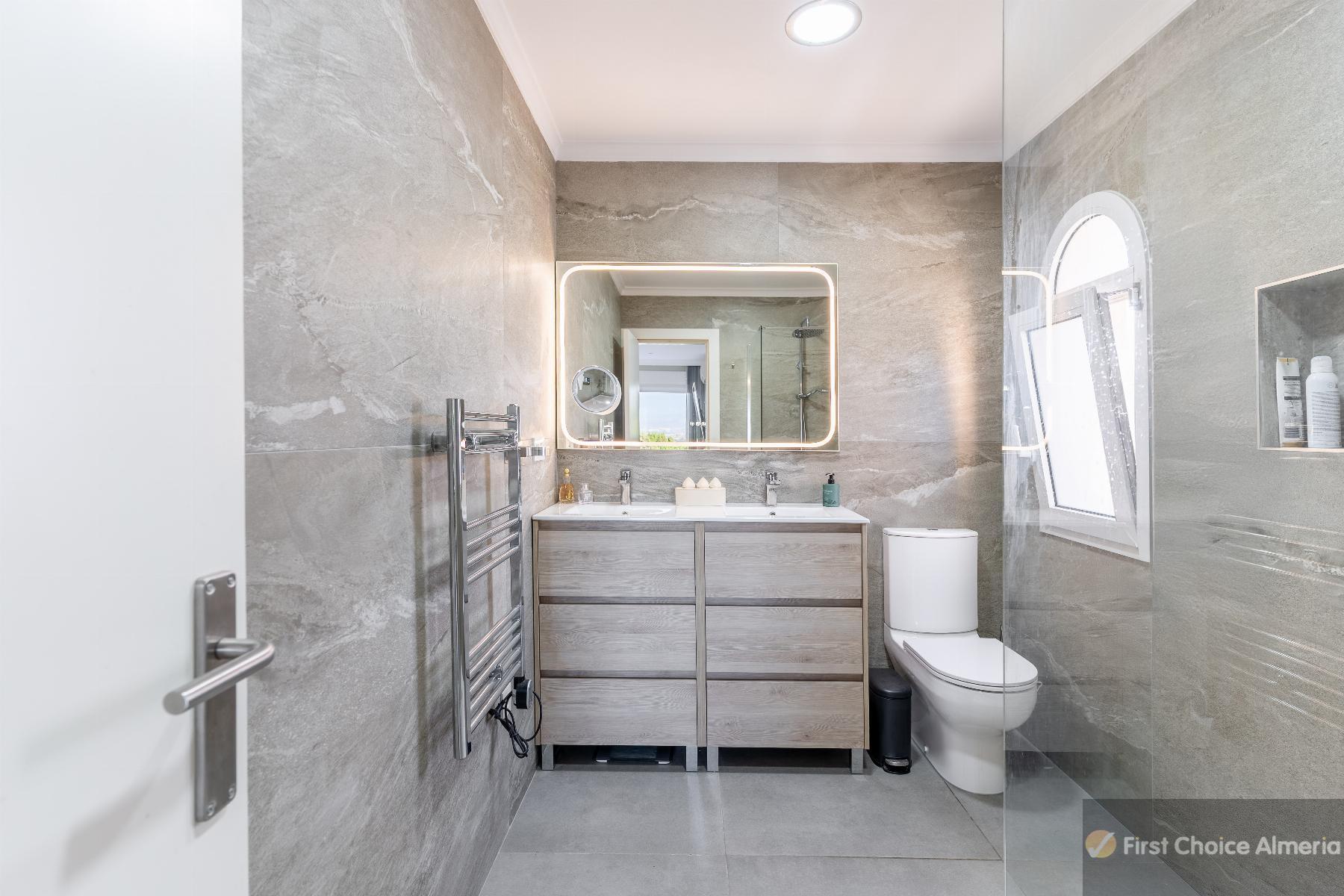 Venta de villa en Garrucha