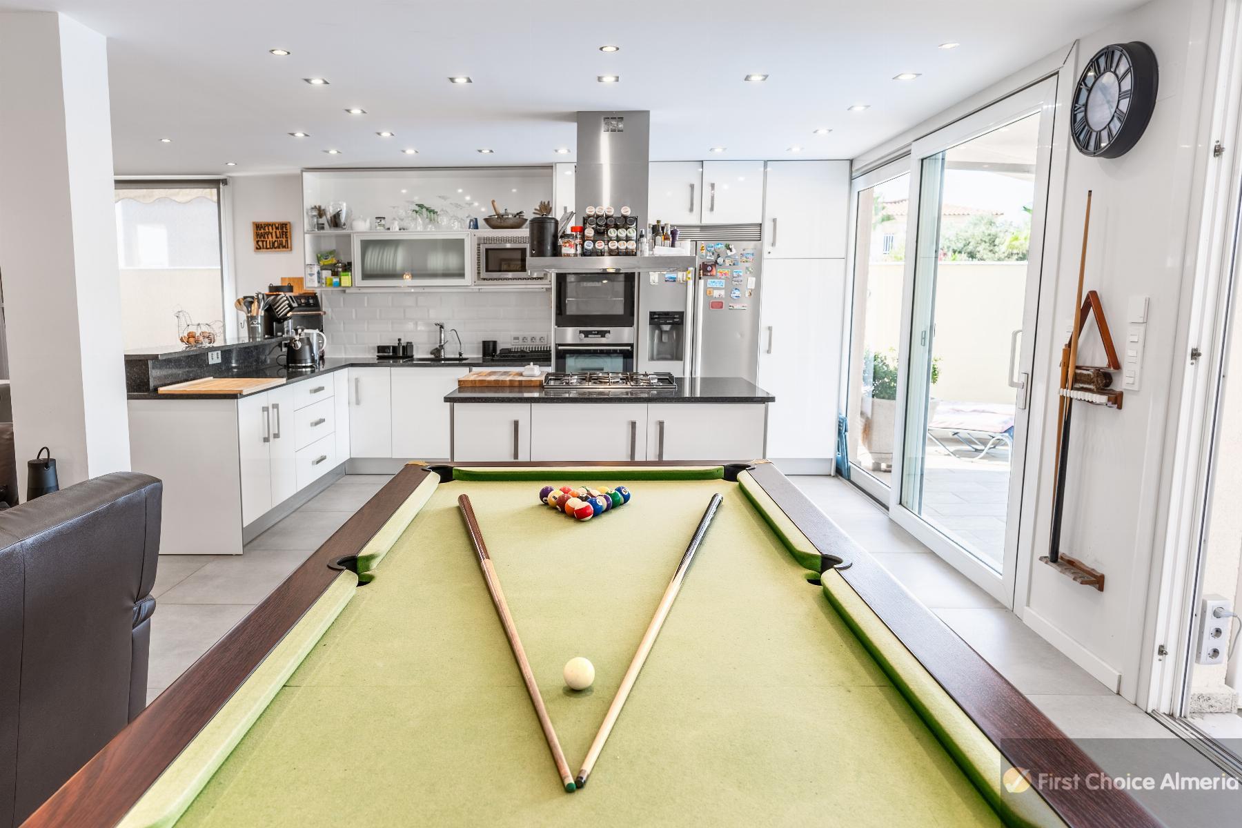 Venta de villa en Garrucha