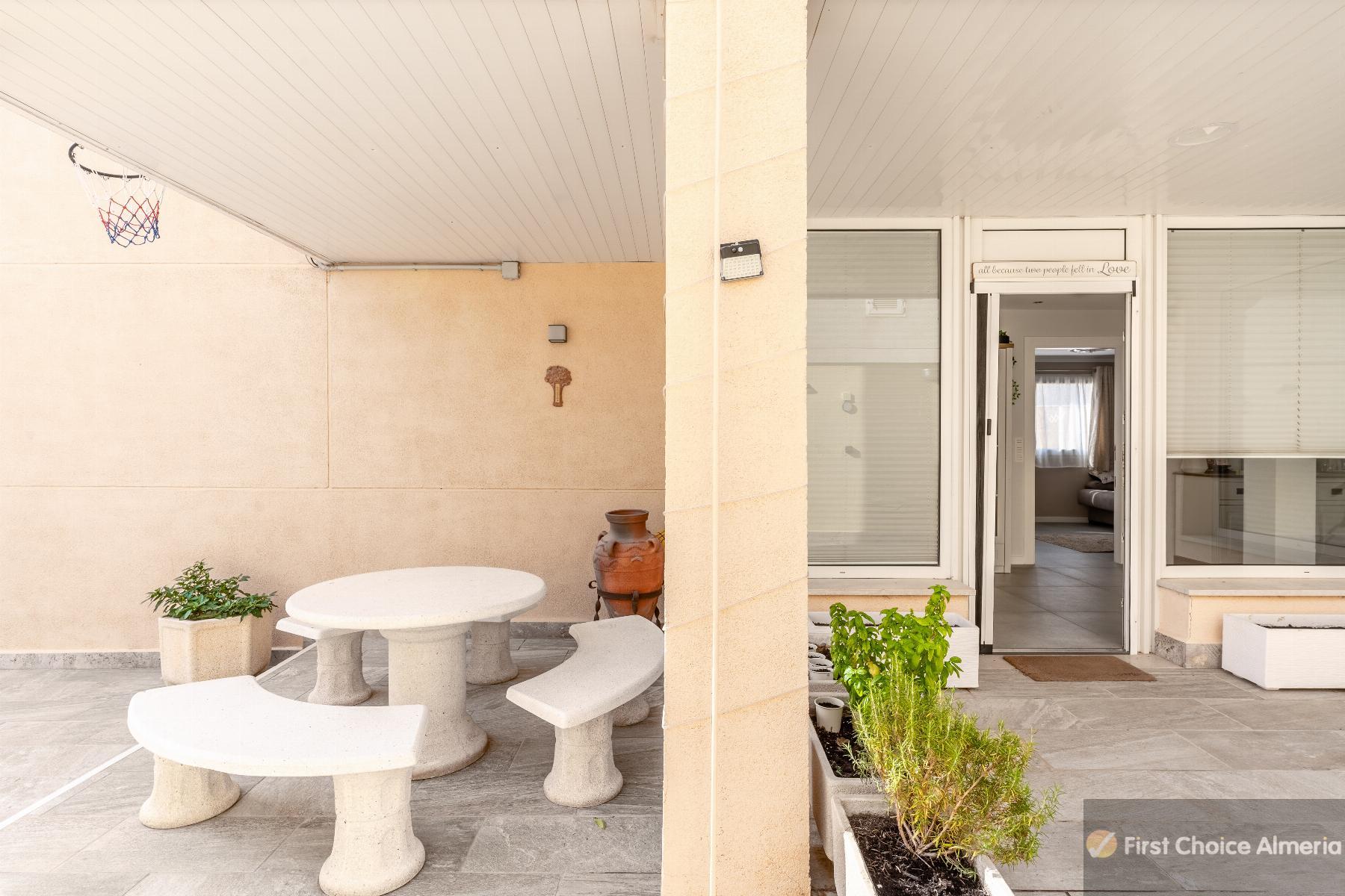 Venta de villa en Garrucha