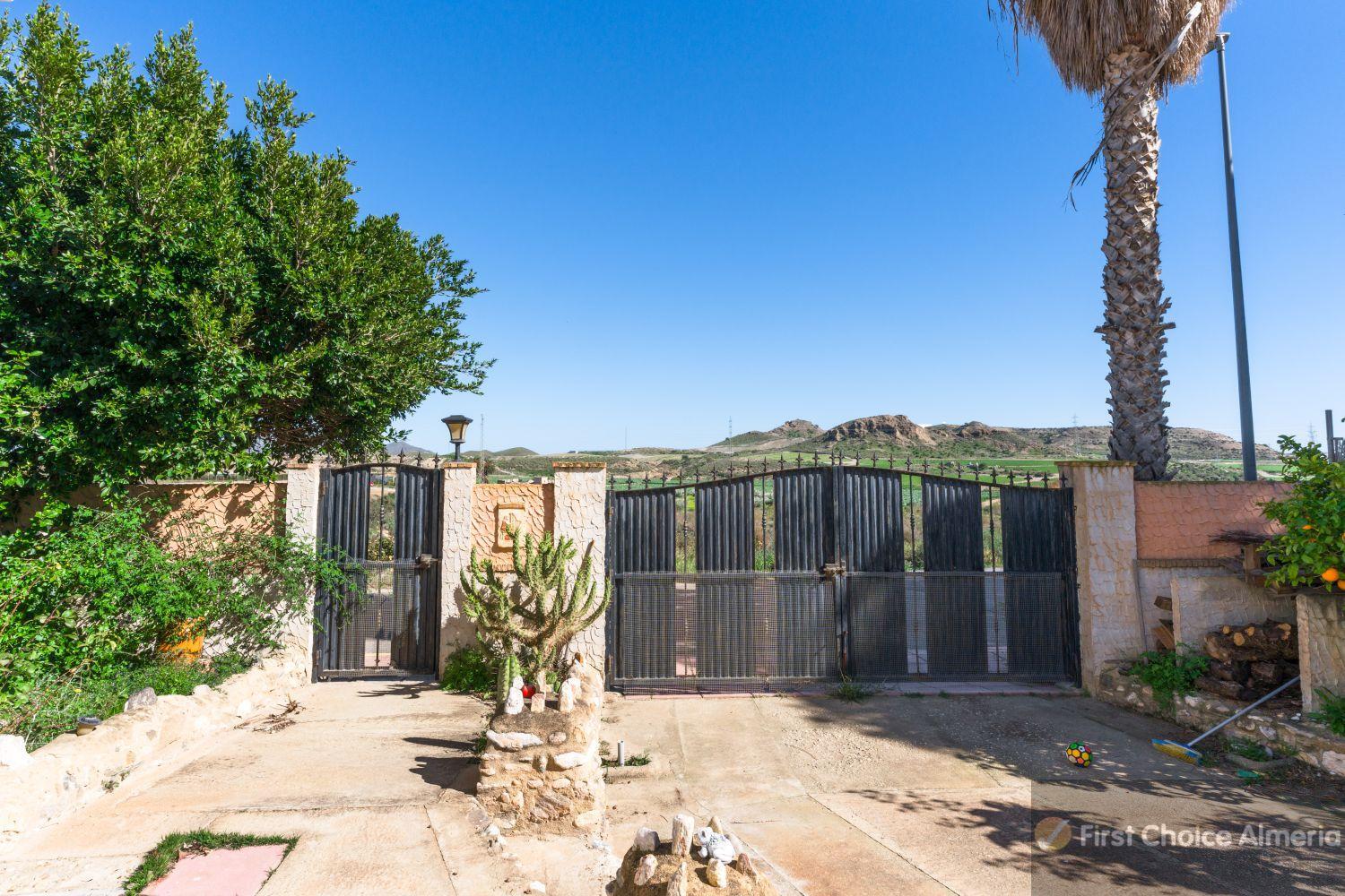 Venta de chalet en Vera