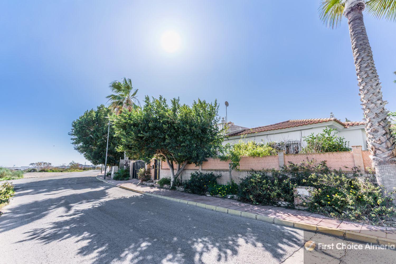 Venta de chalet en Vera