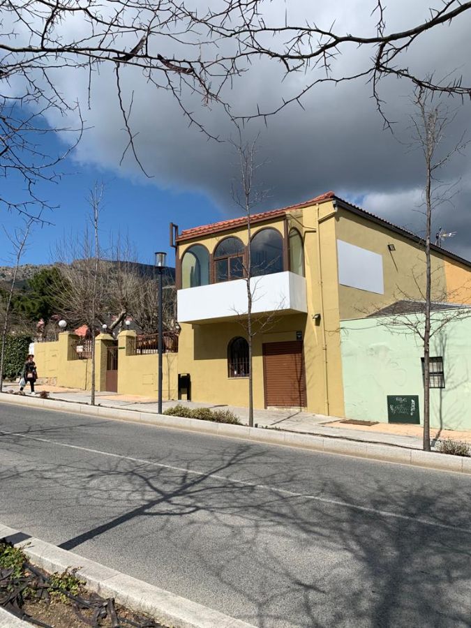 For sale of commercial in San Lorenzo de El Escorial