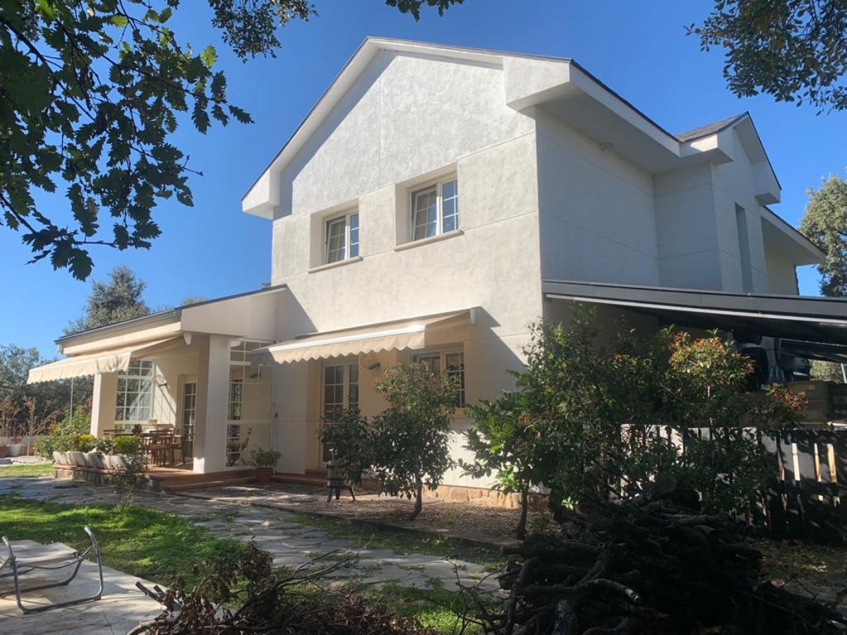 For sale of chalet in Valdemorillo