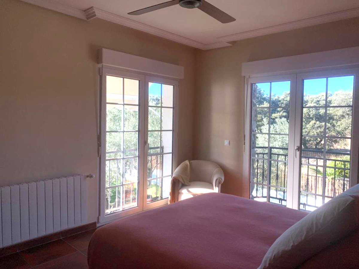 For sale of chalet in Valdemorillo