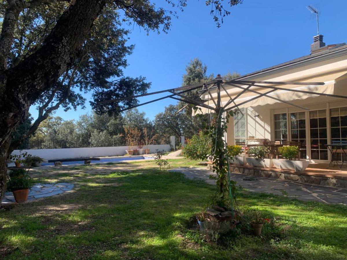 For sale of chalet in Valdemorillo