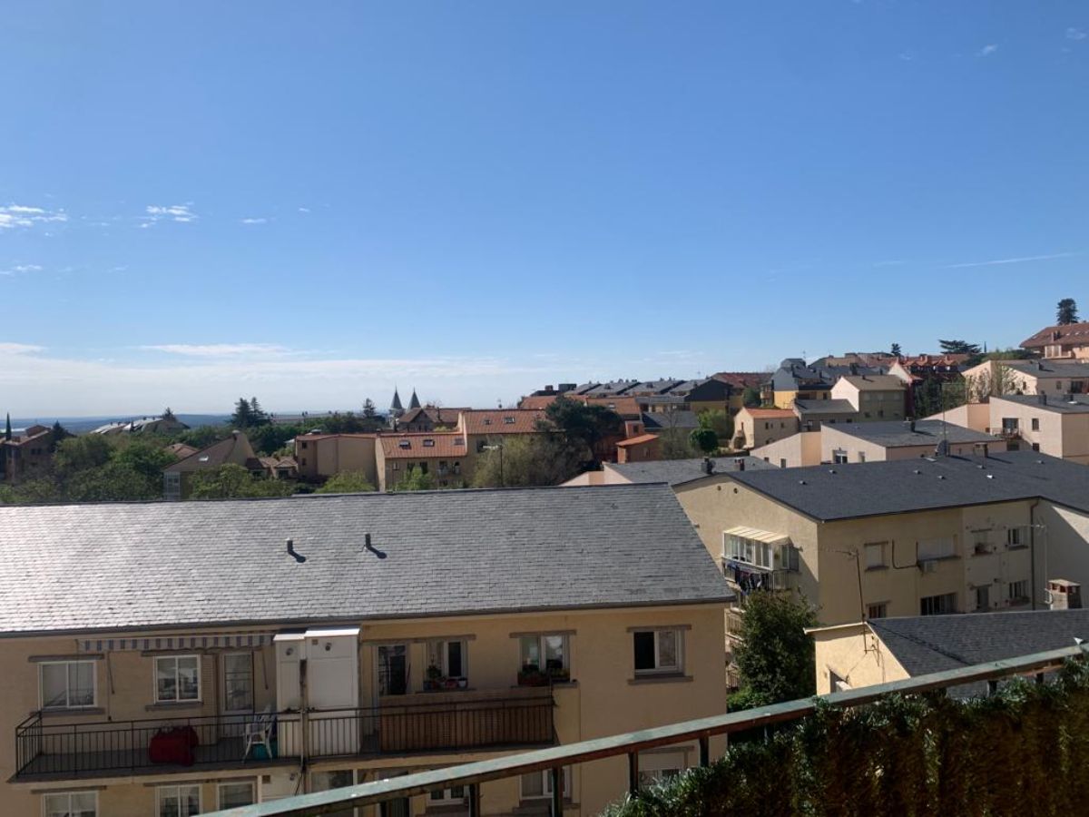 For sale of flat in San Lorenzo de El Escorial