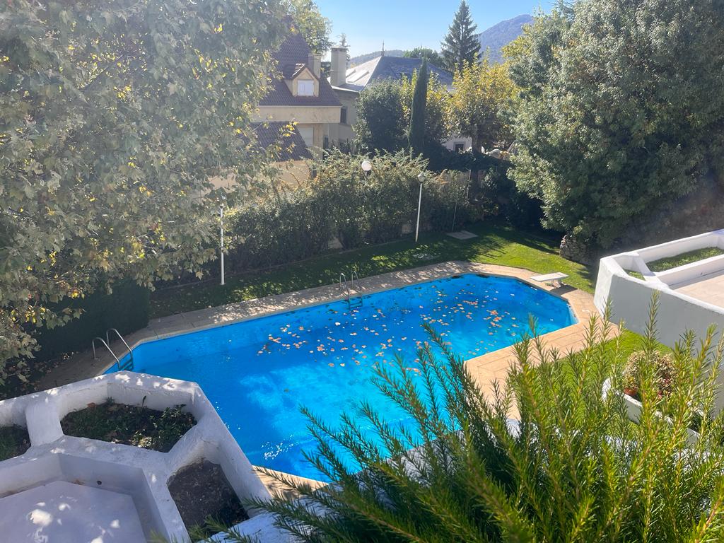 For sale of flat in San Lorenzo de El Escorial