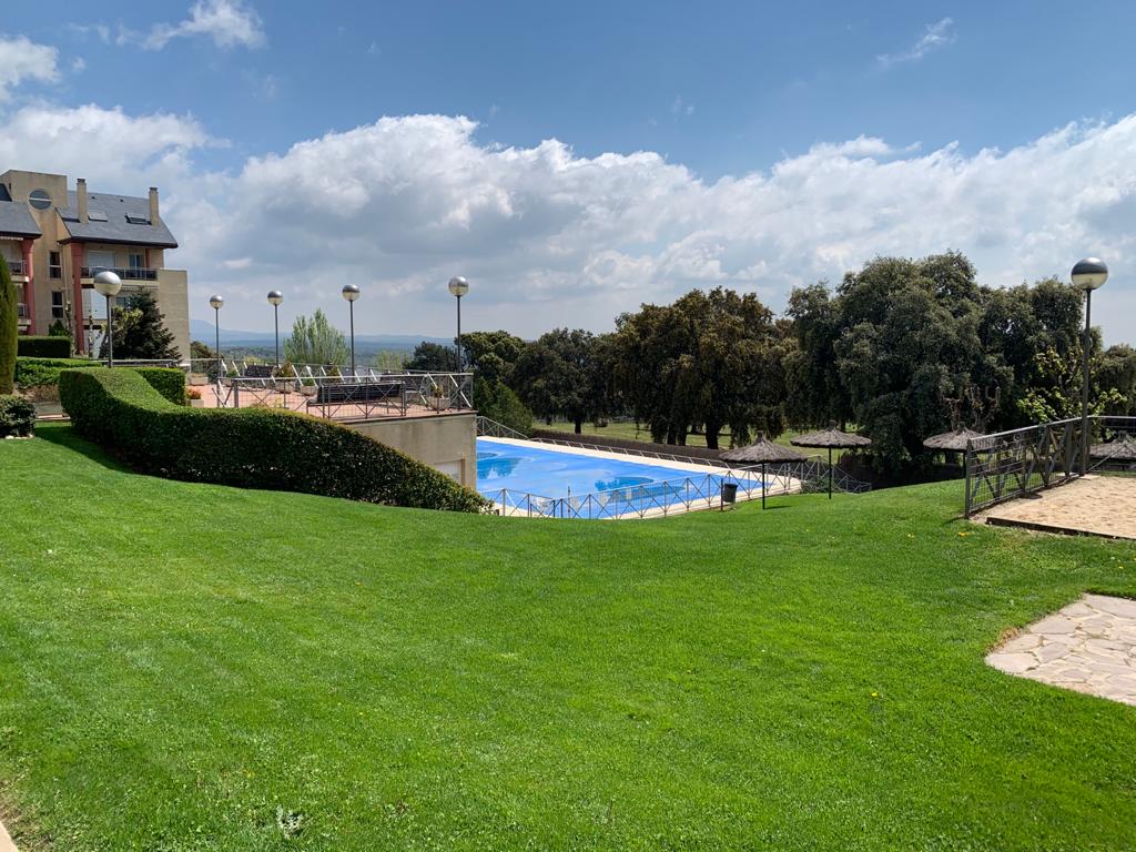 For sale of flat in San Lorenzo de El Escorial