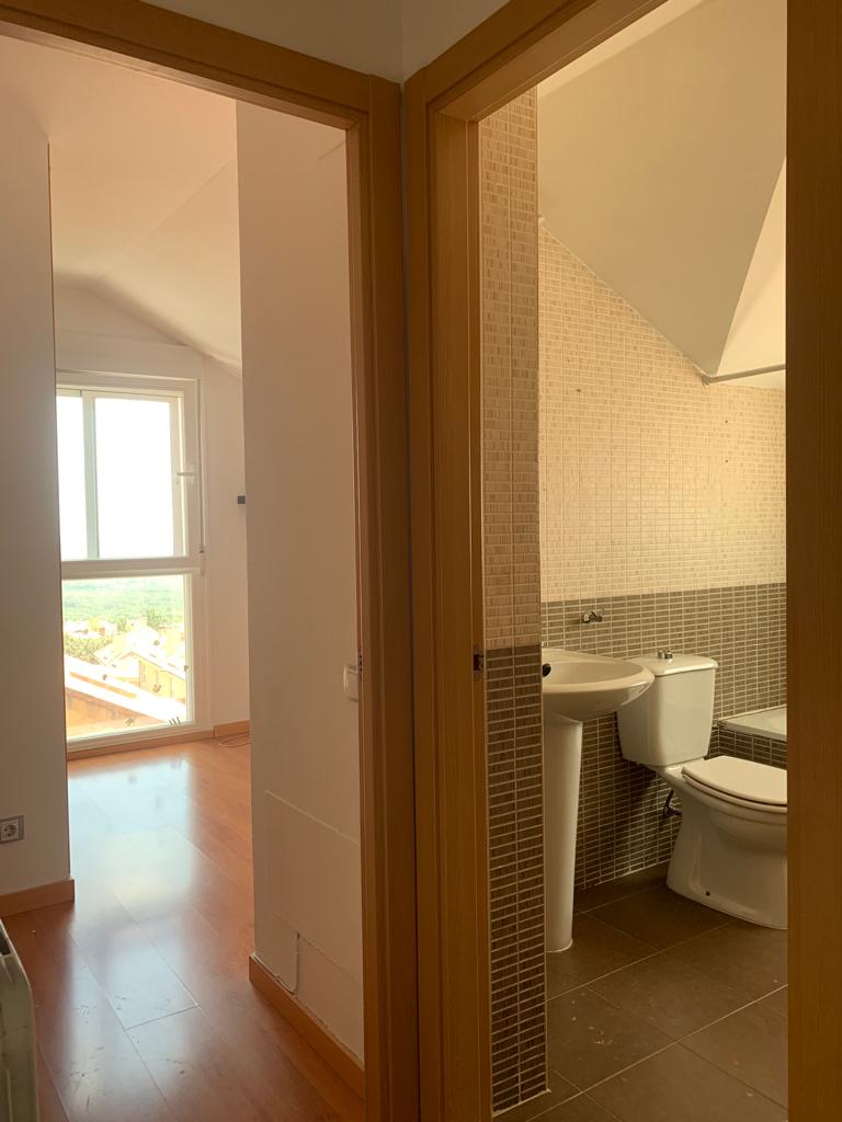For sale of duplex in San Lorenzo de El Escorial