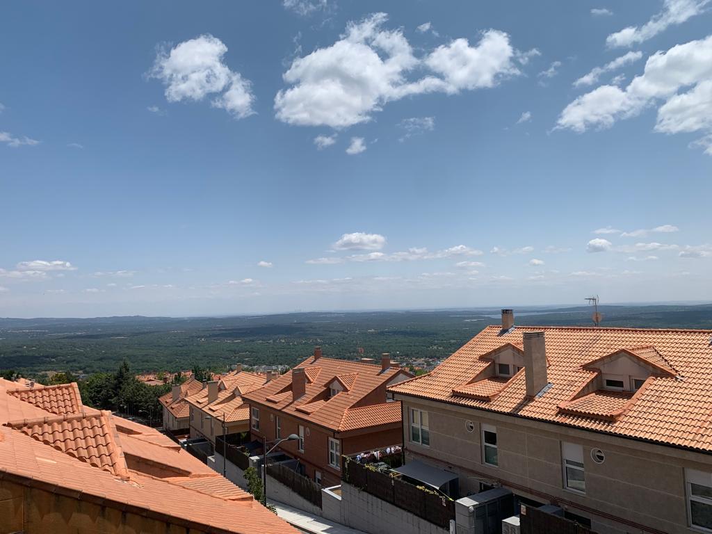 For sale of duplex in San Lorenzo de El Escorial