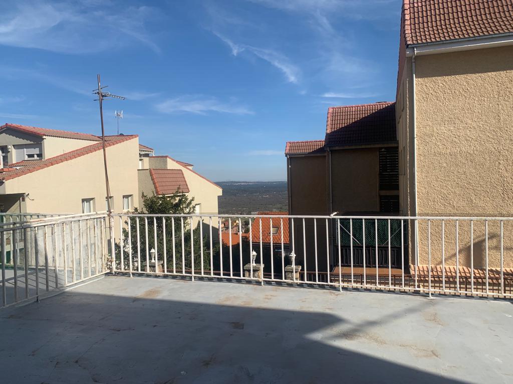 For sale of flat in San Lorenzo de El Escorial