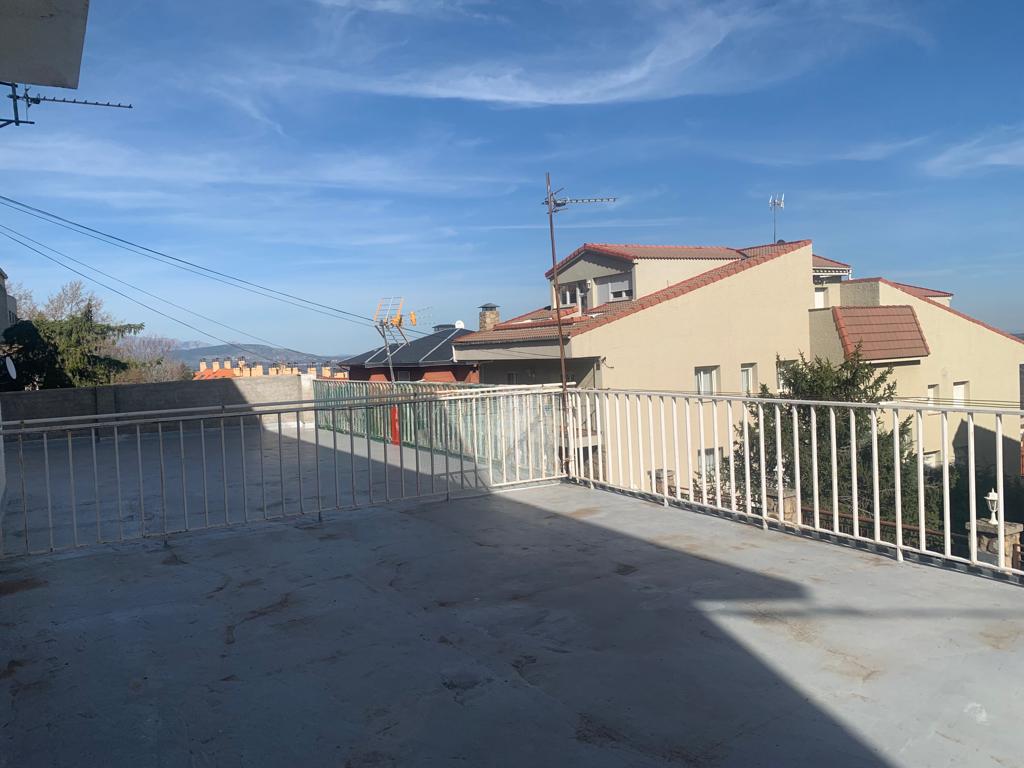 For sale of flat in San Lorenzo de El Escorial