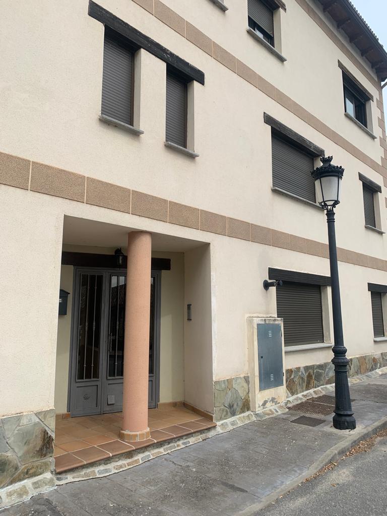 For sale of duplex in Peguerinos