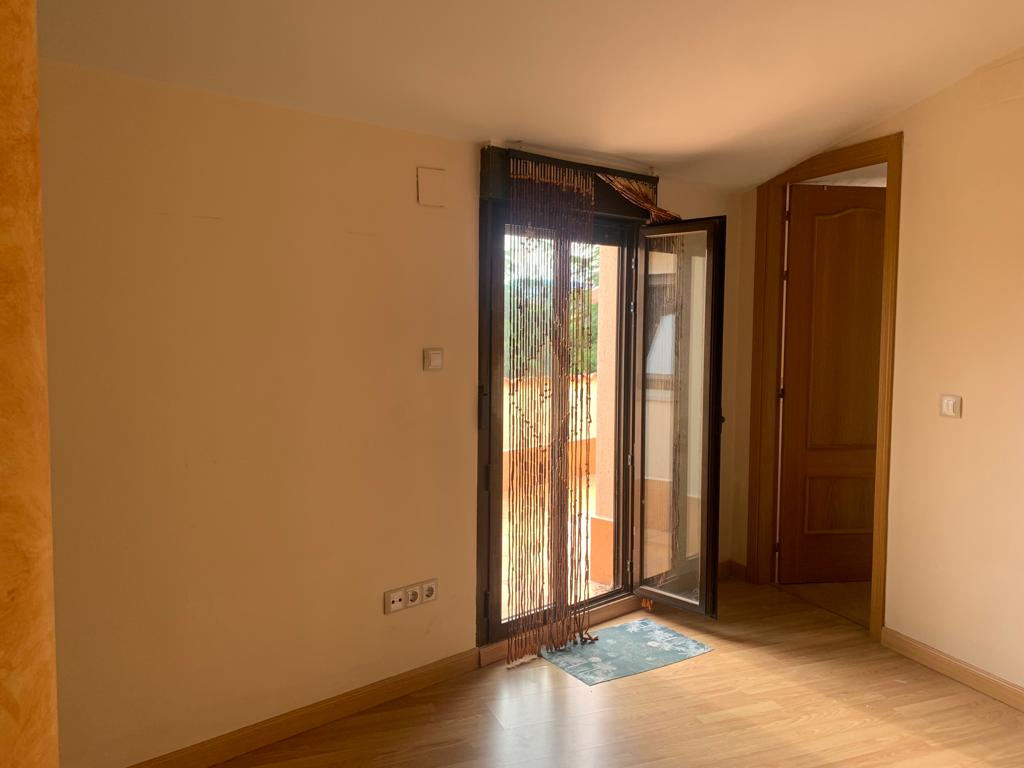 For sale of duplex in Peguerinos