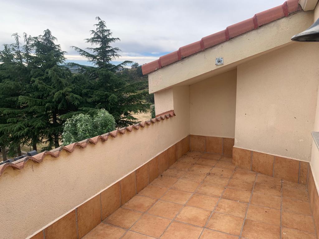 For sale of duplex in Peguerinos