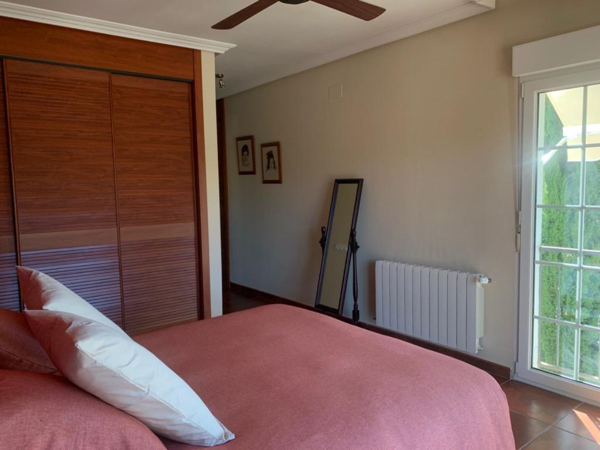 For rent of chalet in Valdemorillo