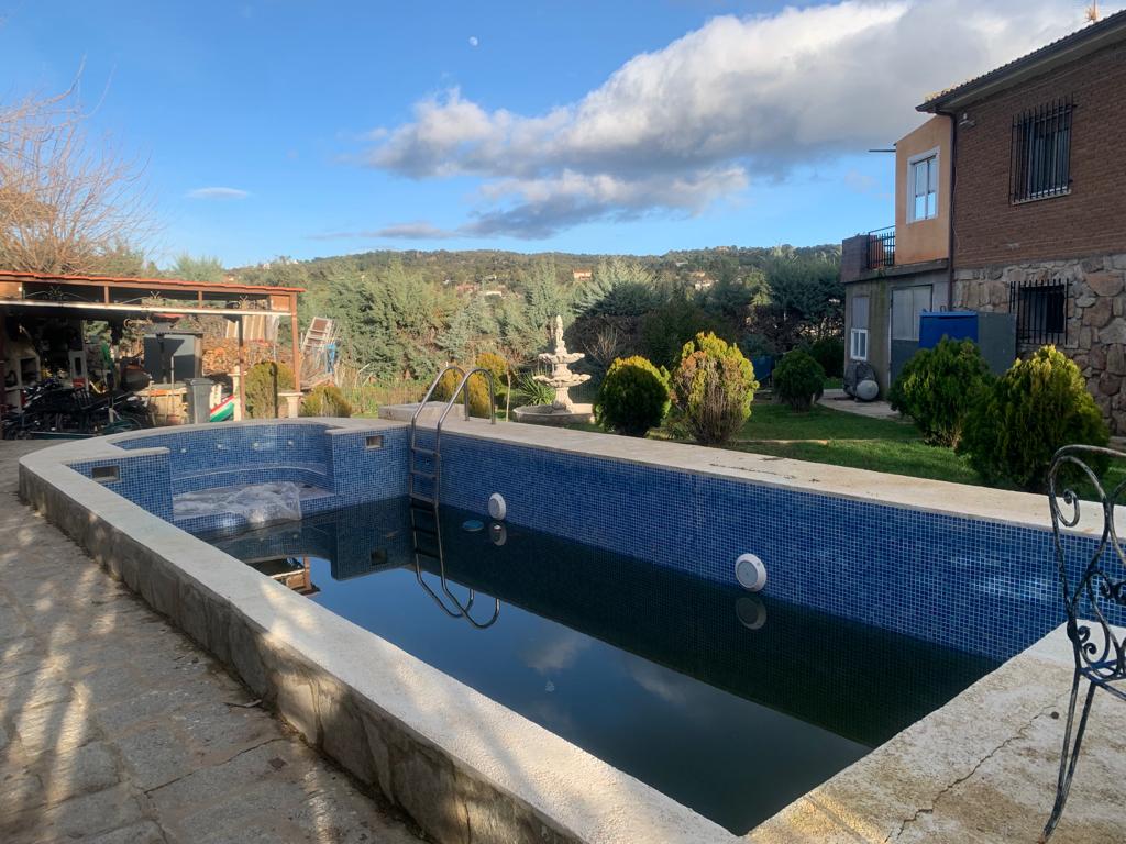 Venta de chalet en Fresnedilla de la Oliva