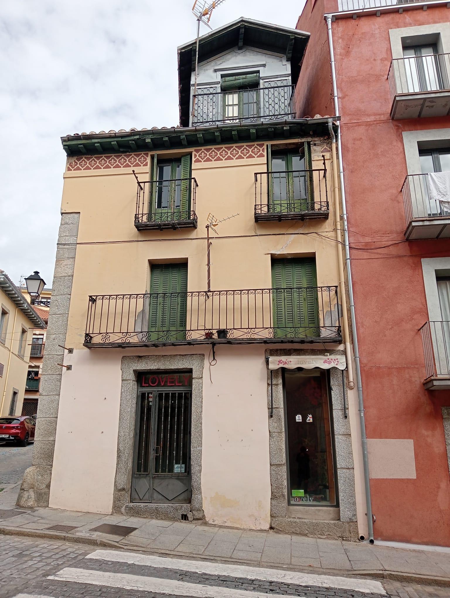 For sale of building in San Lorenzo de El Escorial