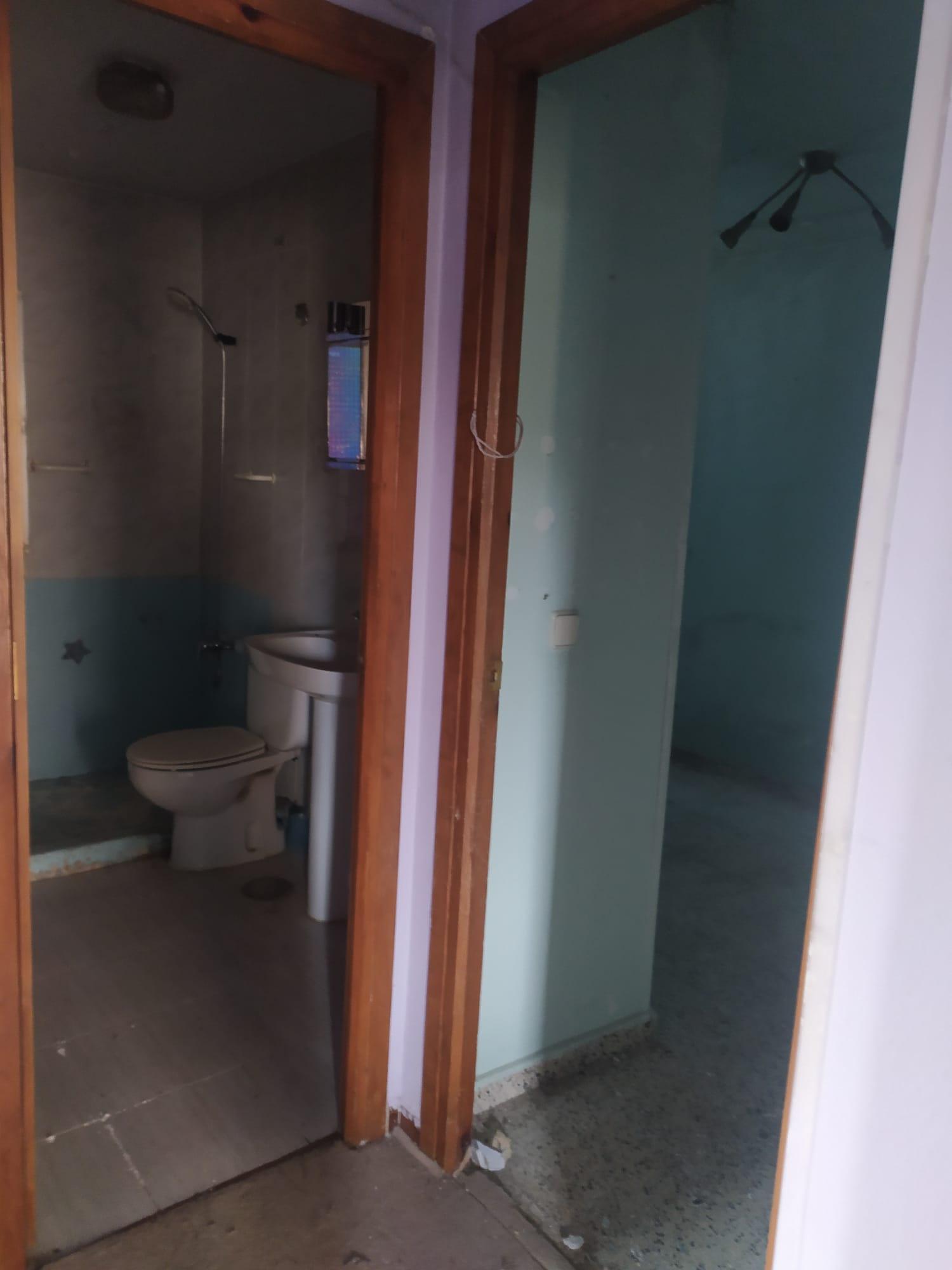 For sale of house in Robledo de Chavela