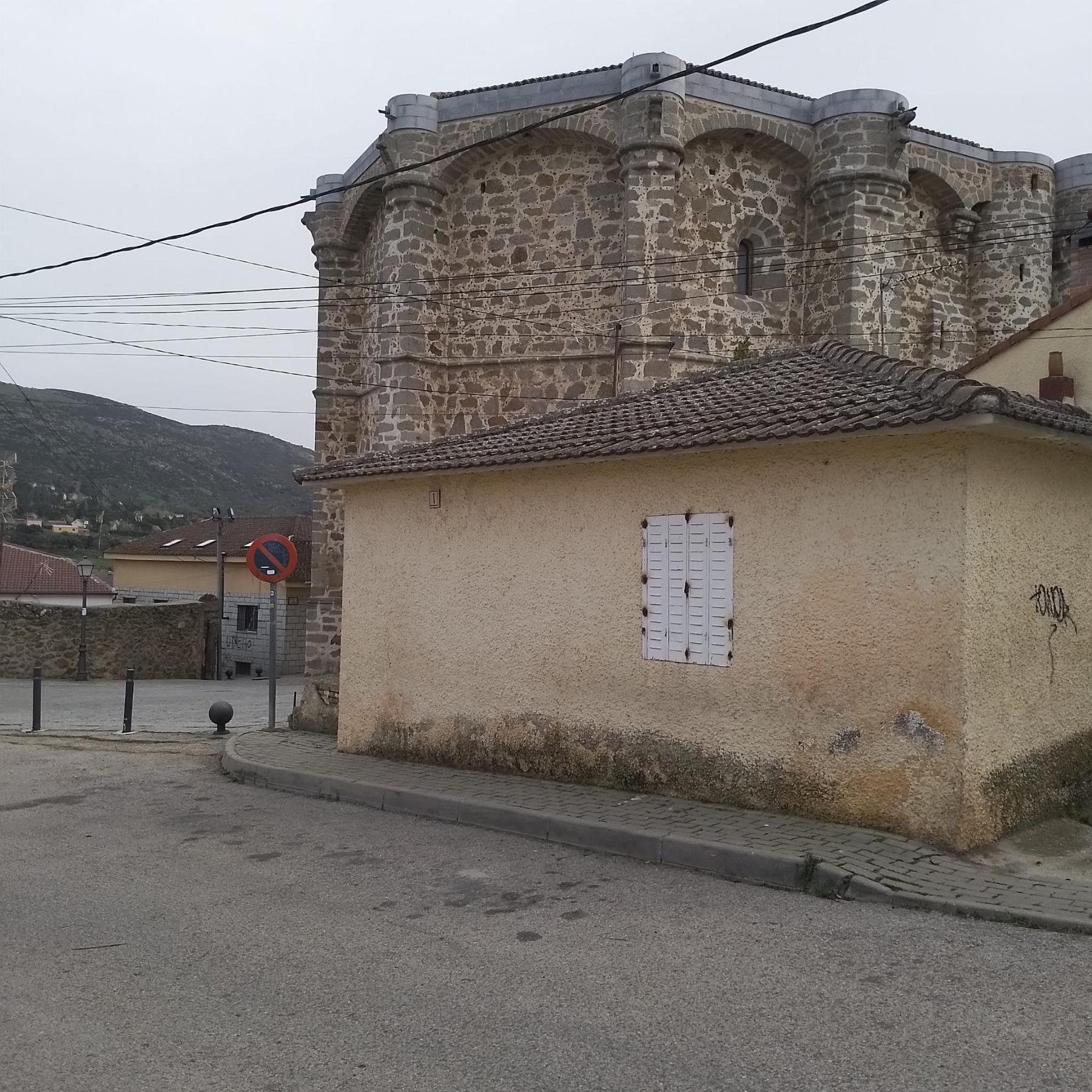 For sale of house in Robledo de Chavela