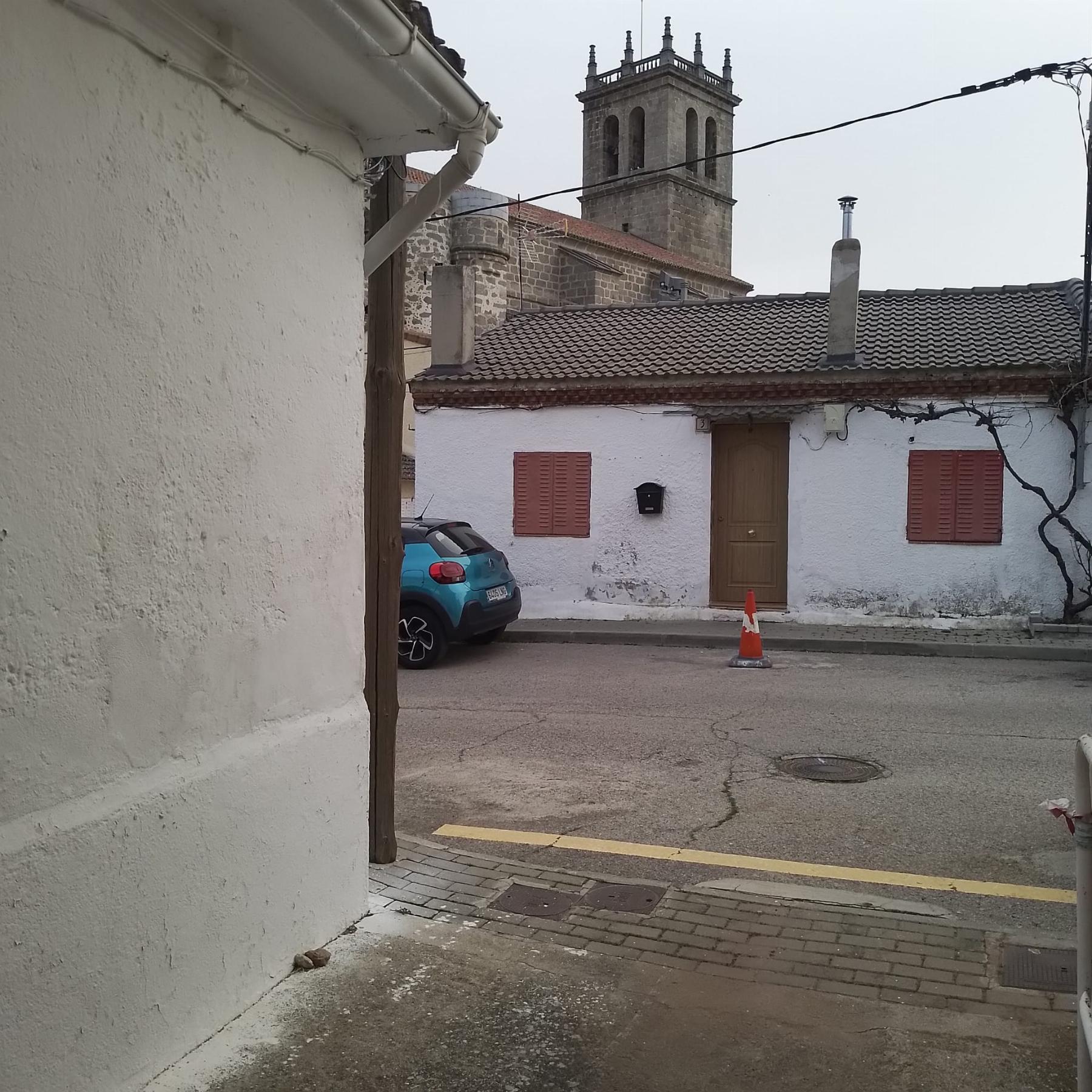 For sale of house in Robledo de Chavela