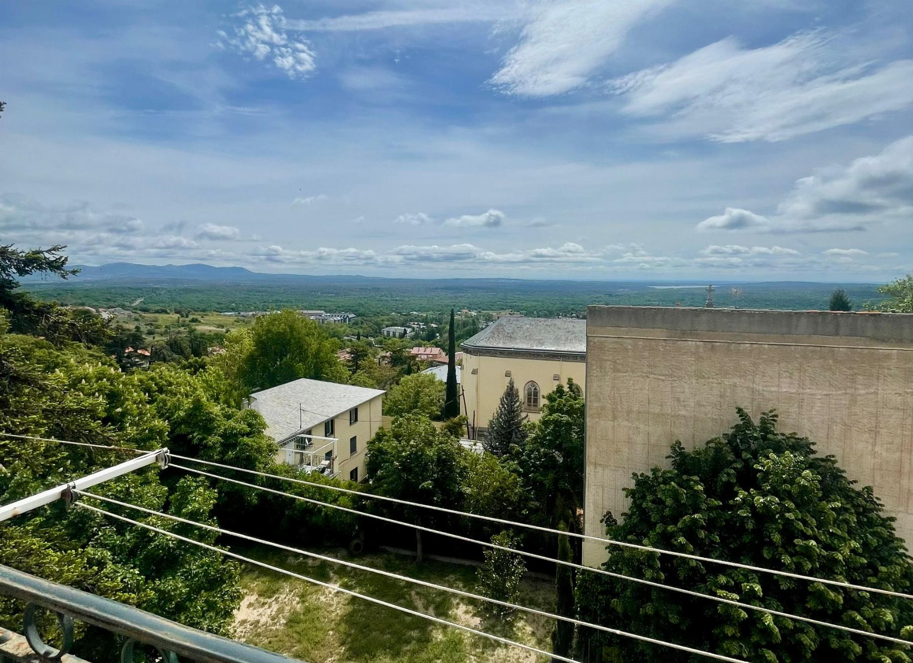 For sale of flat in San Lorenzo de El Escorial