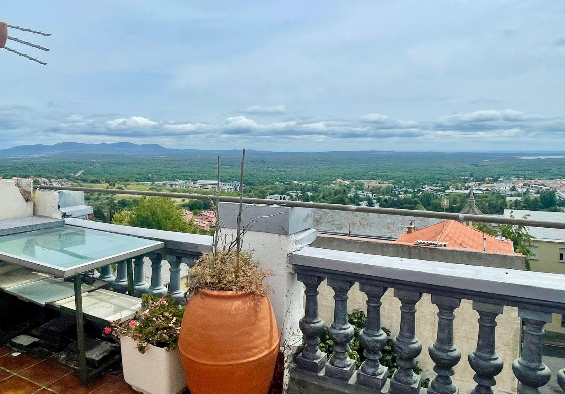 For sale of flat in San Lorenzo de El Escorial