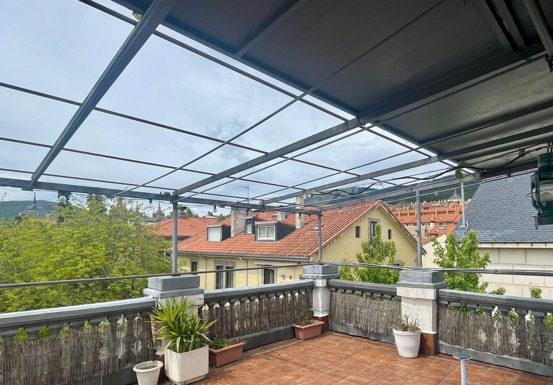 For sale of flat in San Lorenzo de El Escorial