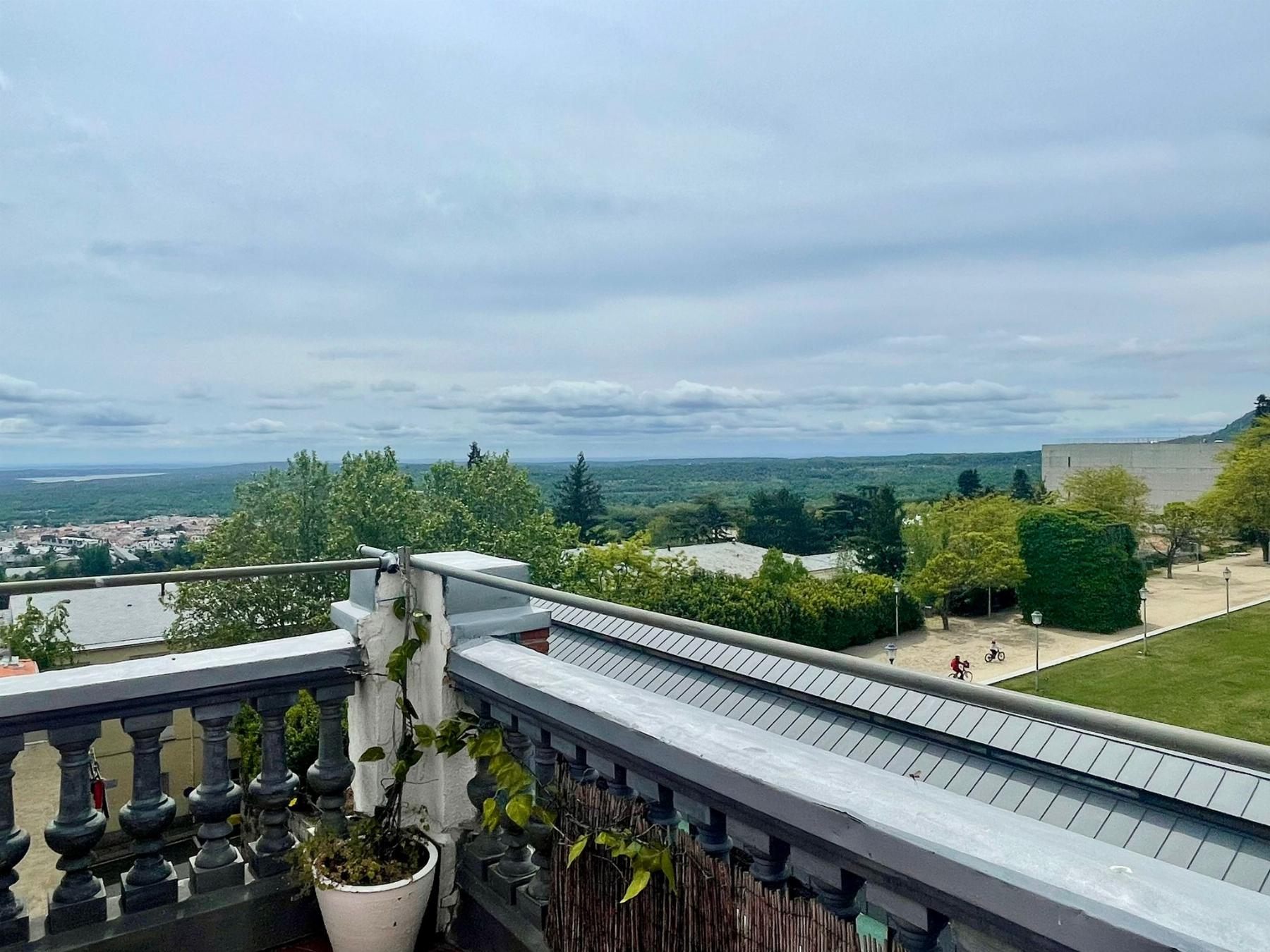 For sale of flat in San Lorenzo de El Escorial