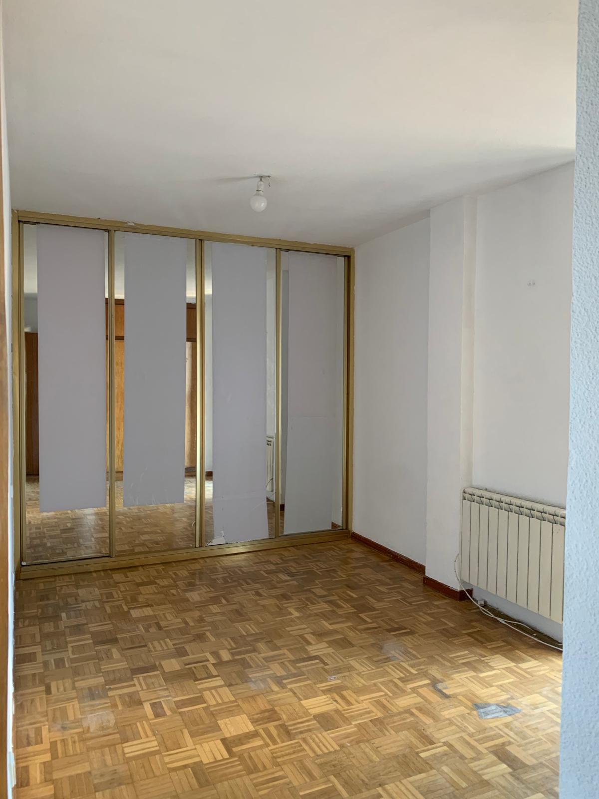 For sale of flat in San Lorenzo de El Escorial