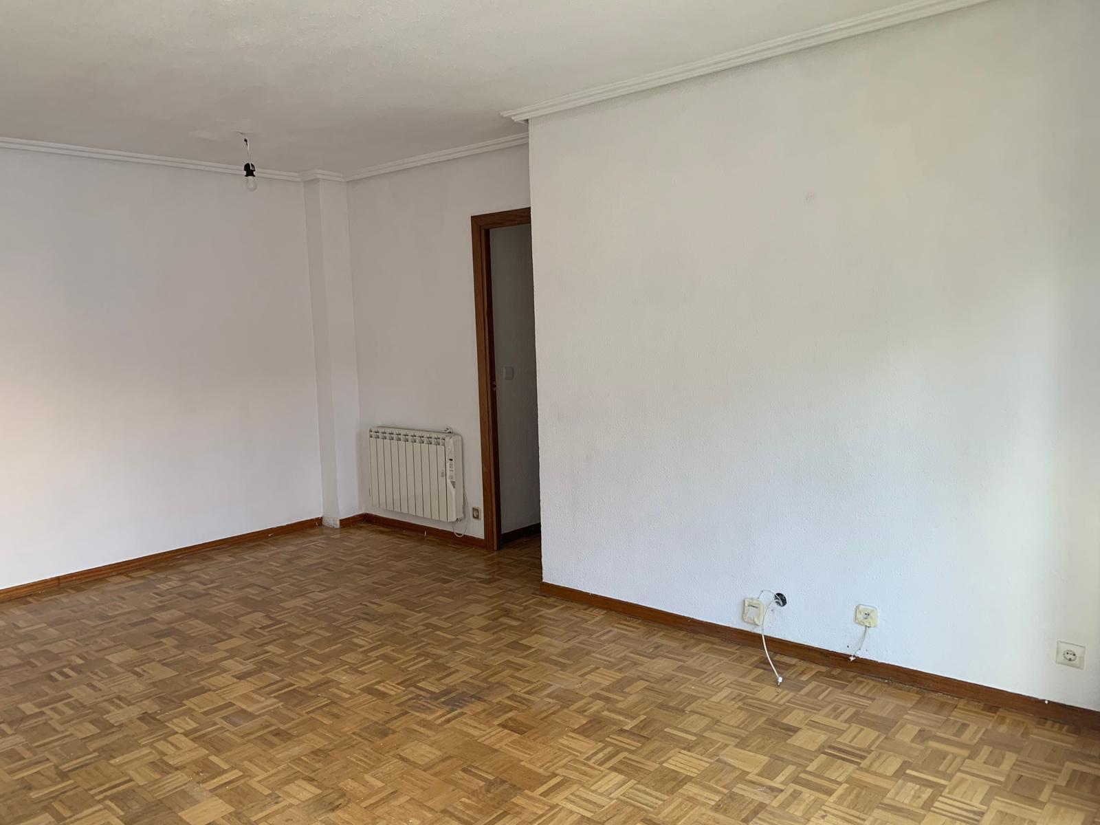 For sale of flat in San Lorenzo de El Escorial