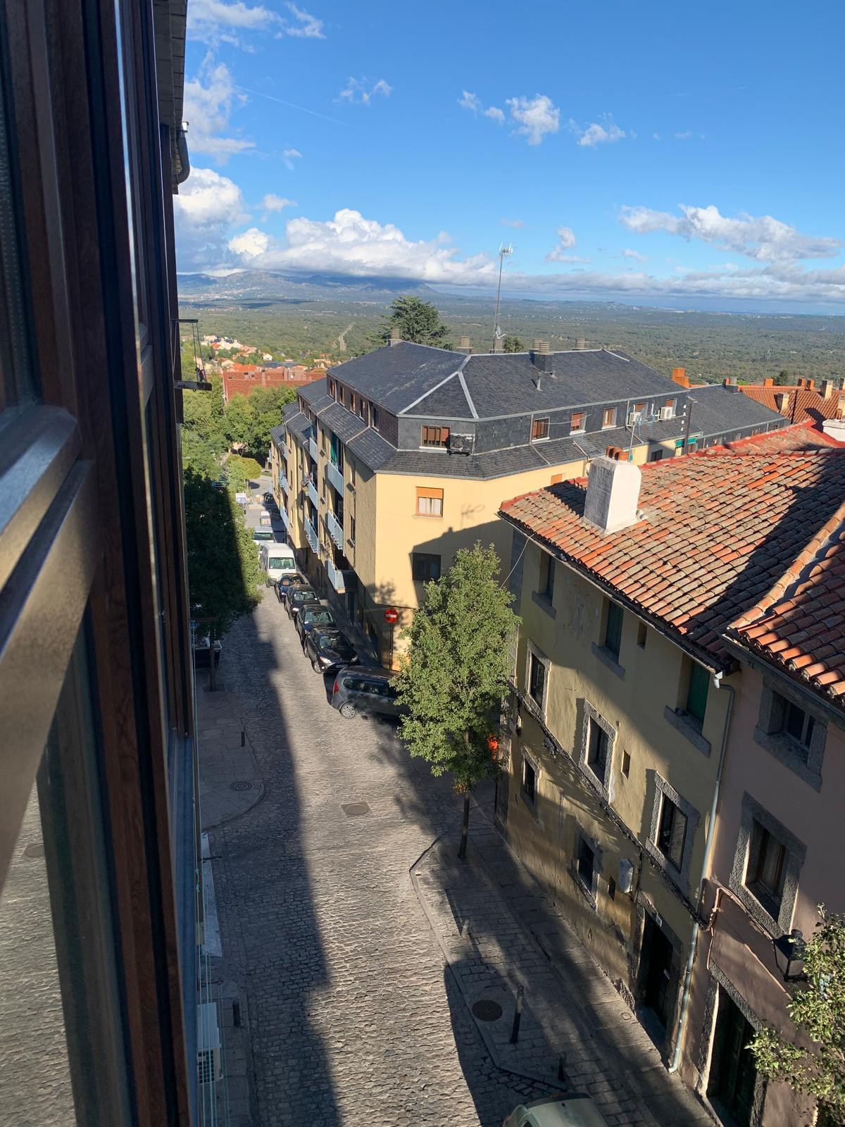 For sale of flat in San Lorenzo de El Escorial