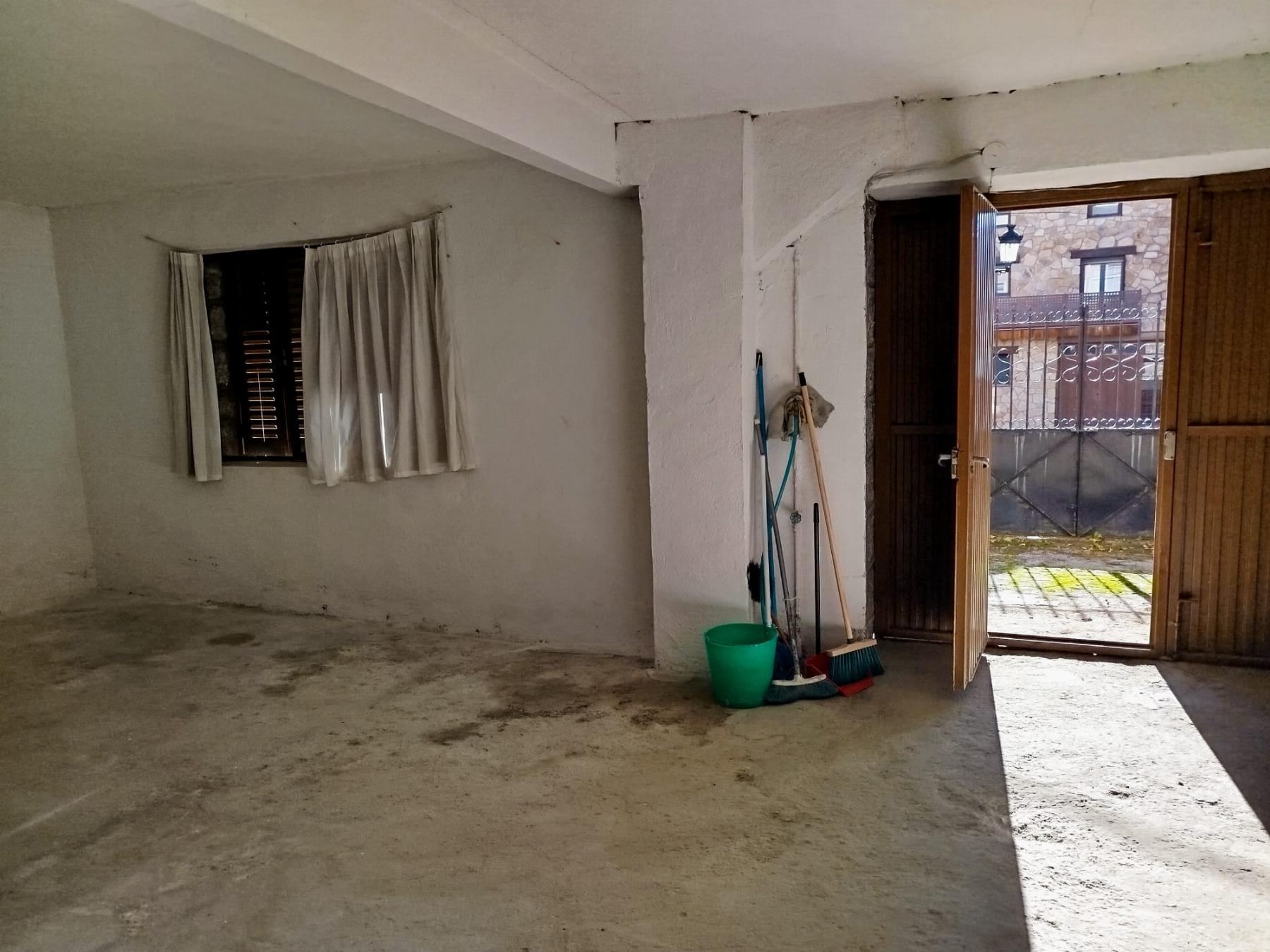 For sale of house in Peguerinos