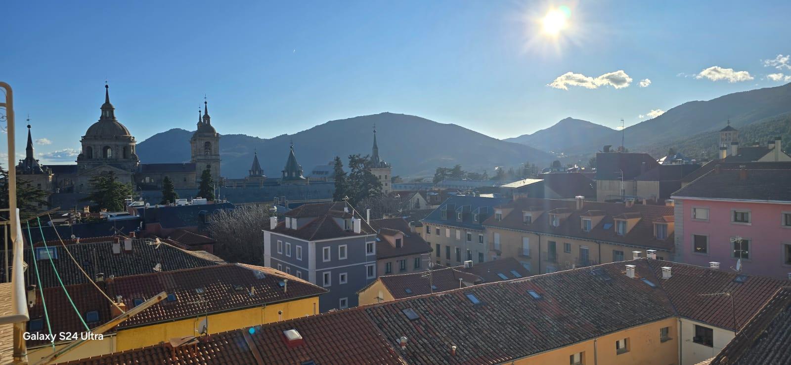 For sale of flat in San Lorenzo de El Escorial