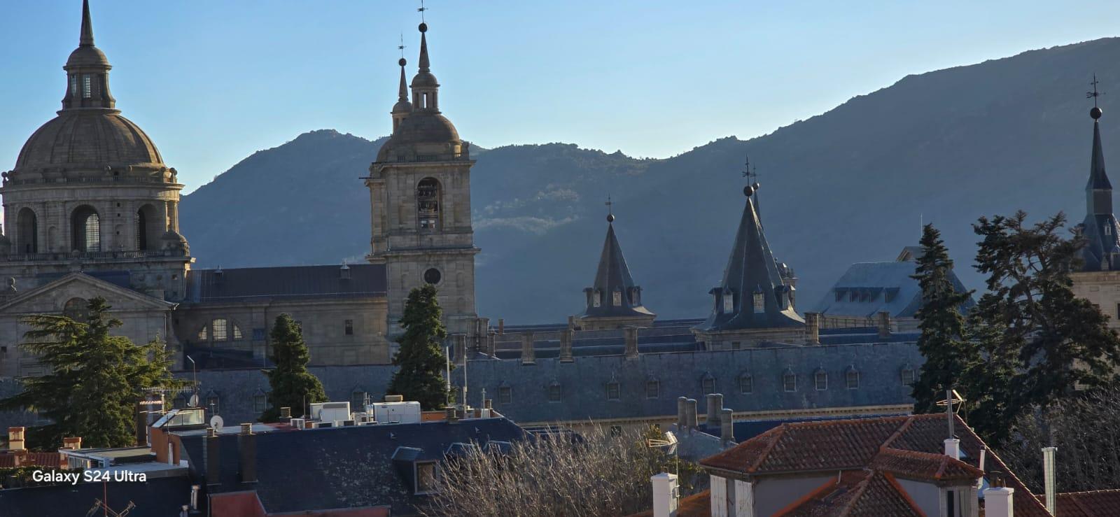 For sale of flat in San Lorenzo de El Escorial