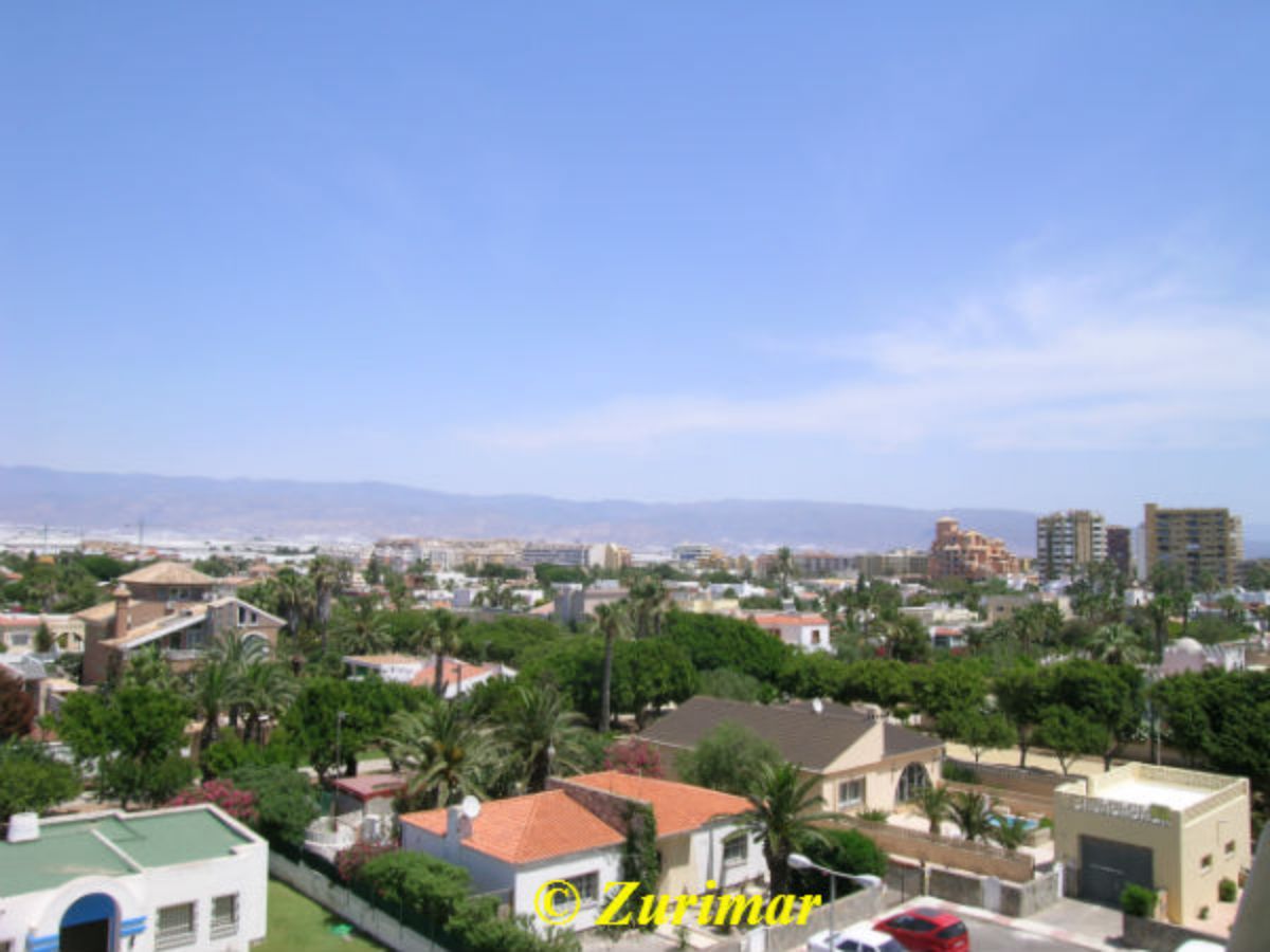 For rent of apartment in Roquetas de Mar