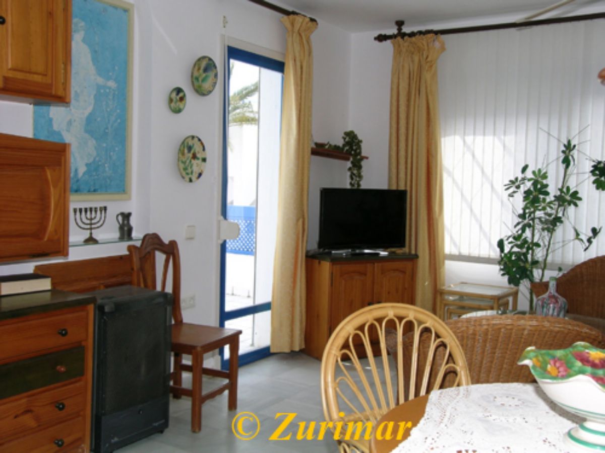 For rent of apartment in Roquetas de Mar