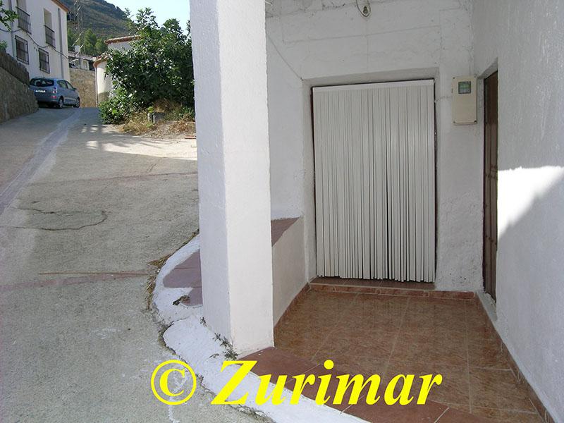 For share of house in Alcolea