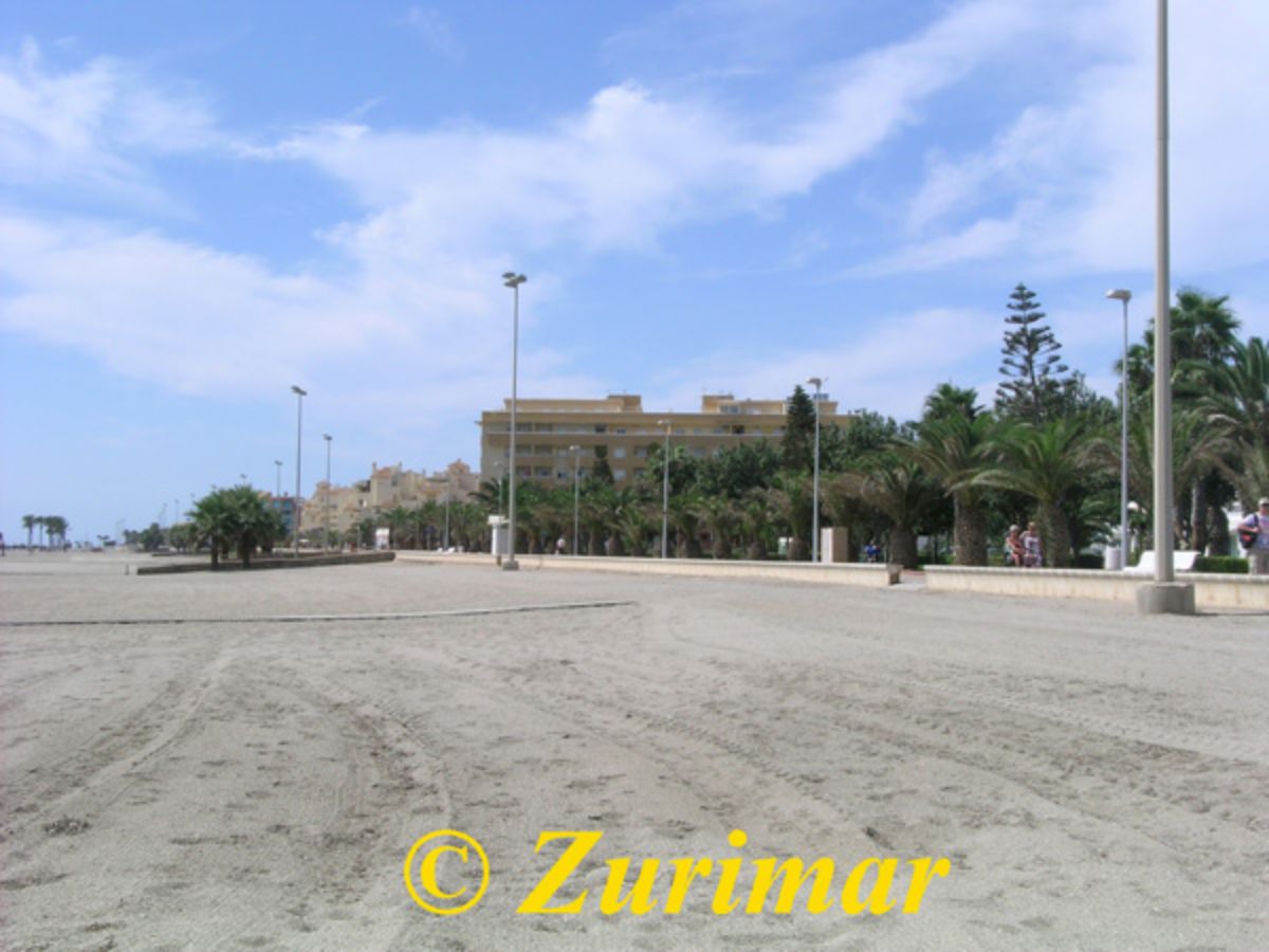 For rent of apartment in Roquetas de Mar