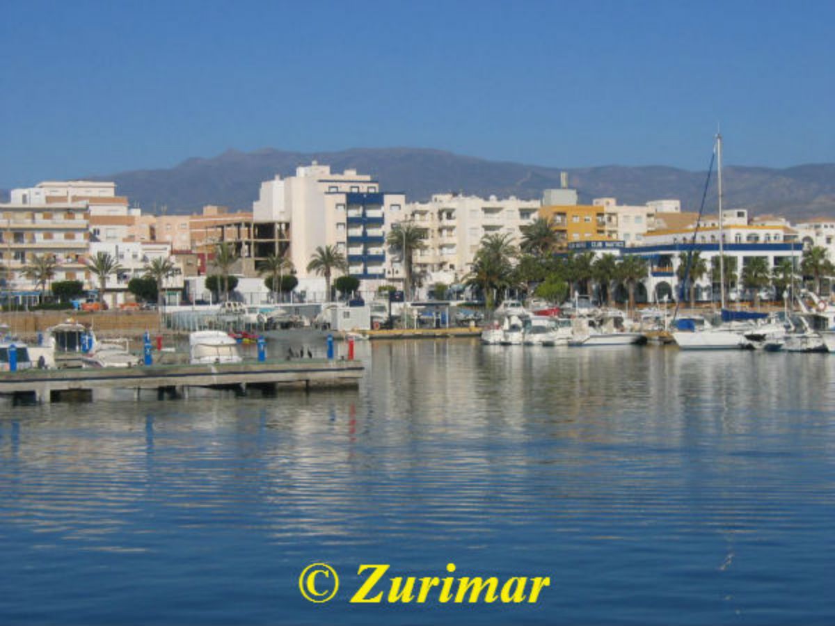 For rent of apartment in Roquetas de Mar