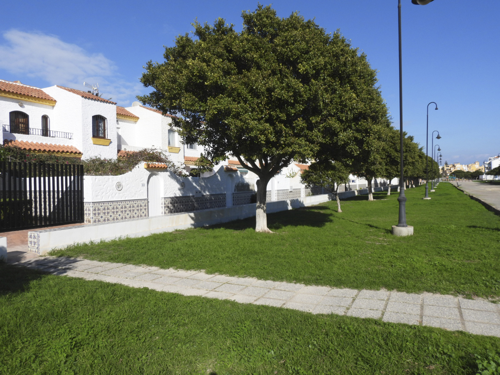 For sale of duplex in Roquetas de Mar