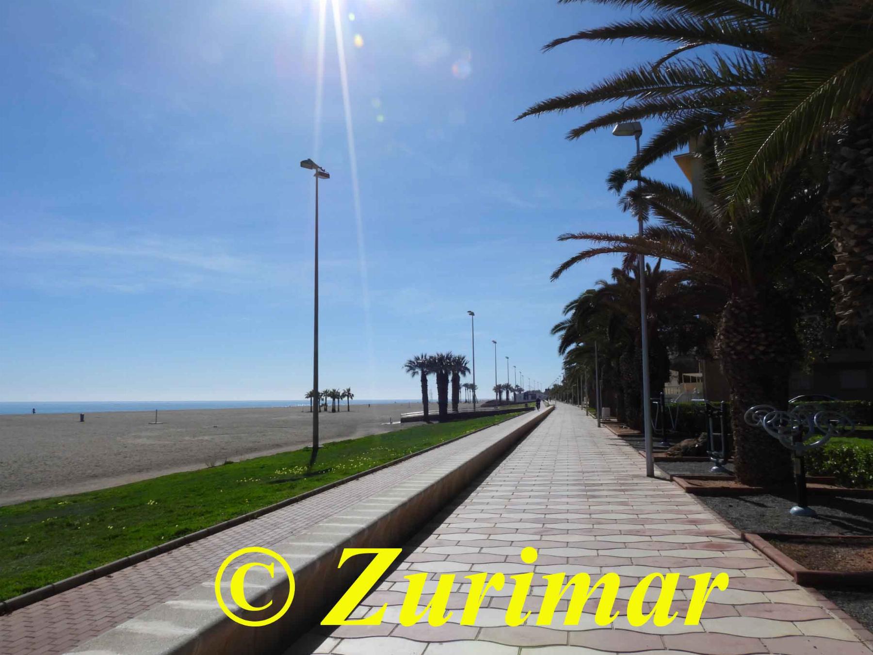 For sale of commercial in Roquetas de Mar