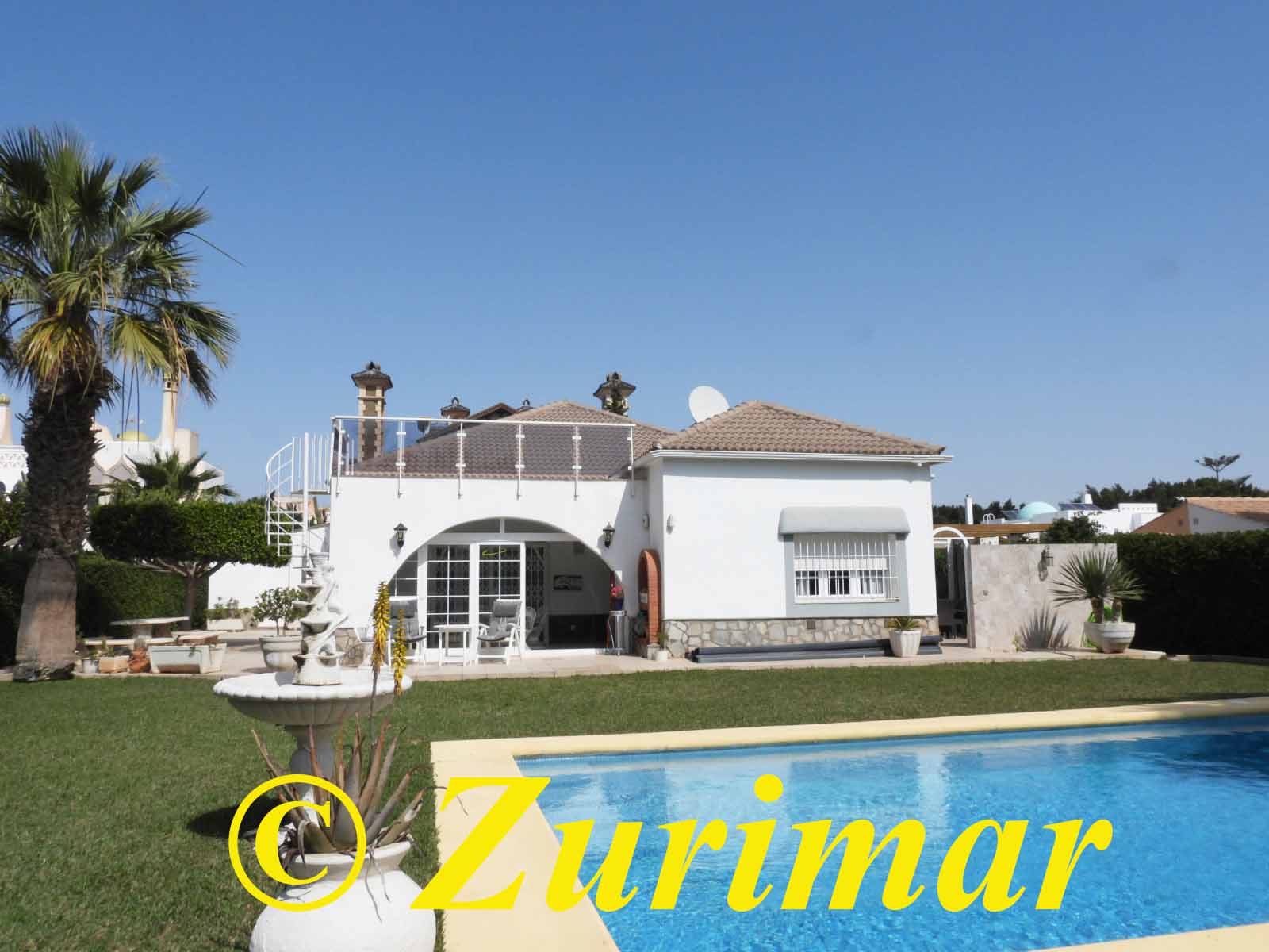 For sale of chalet in Roquetas de Mar