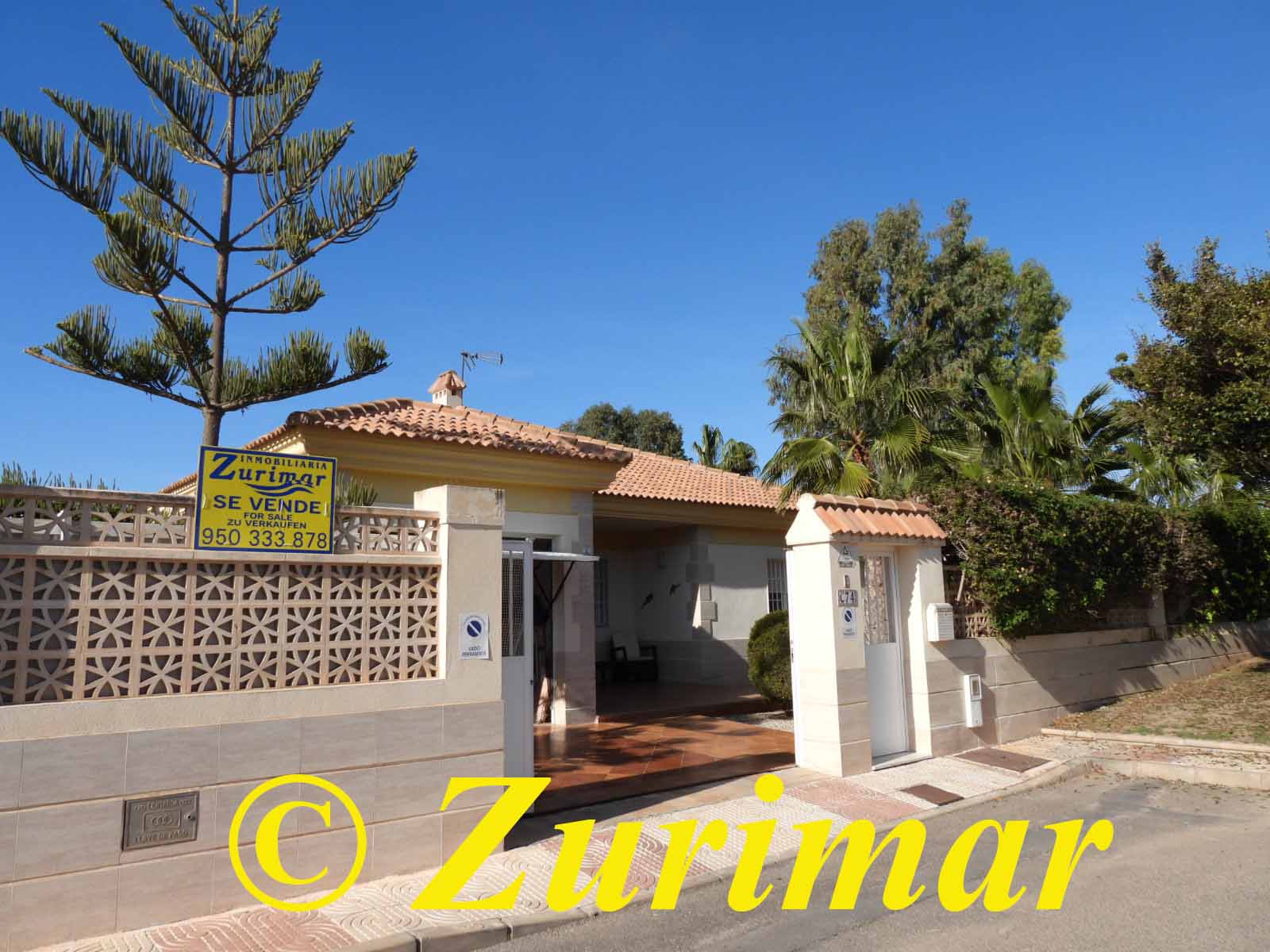 For sale of chalet in Roquetas de Mar