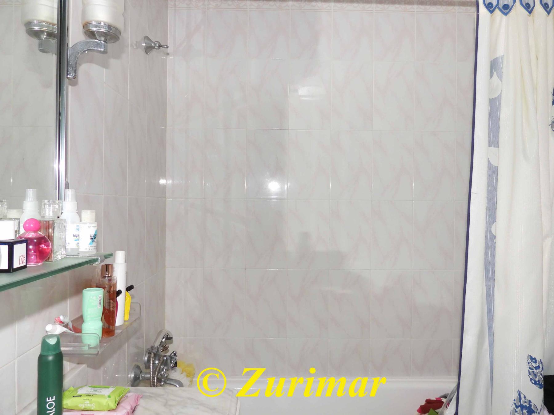 Suite bathroom